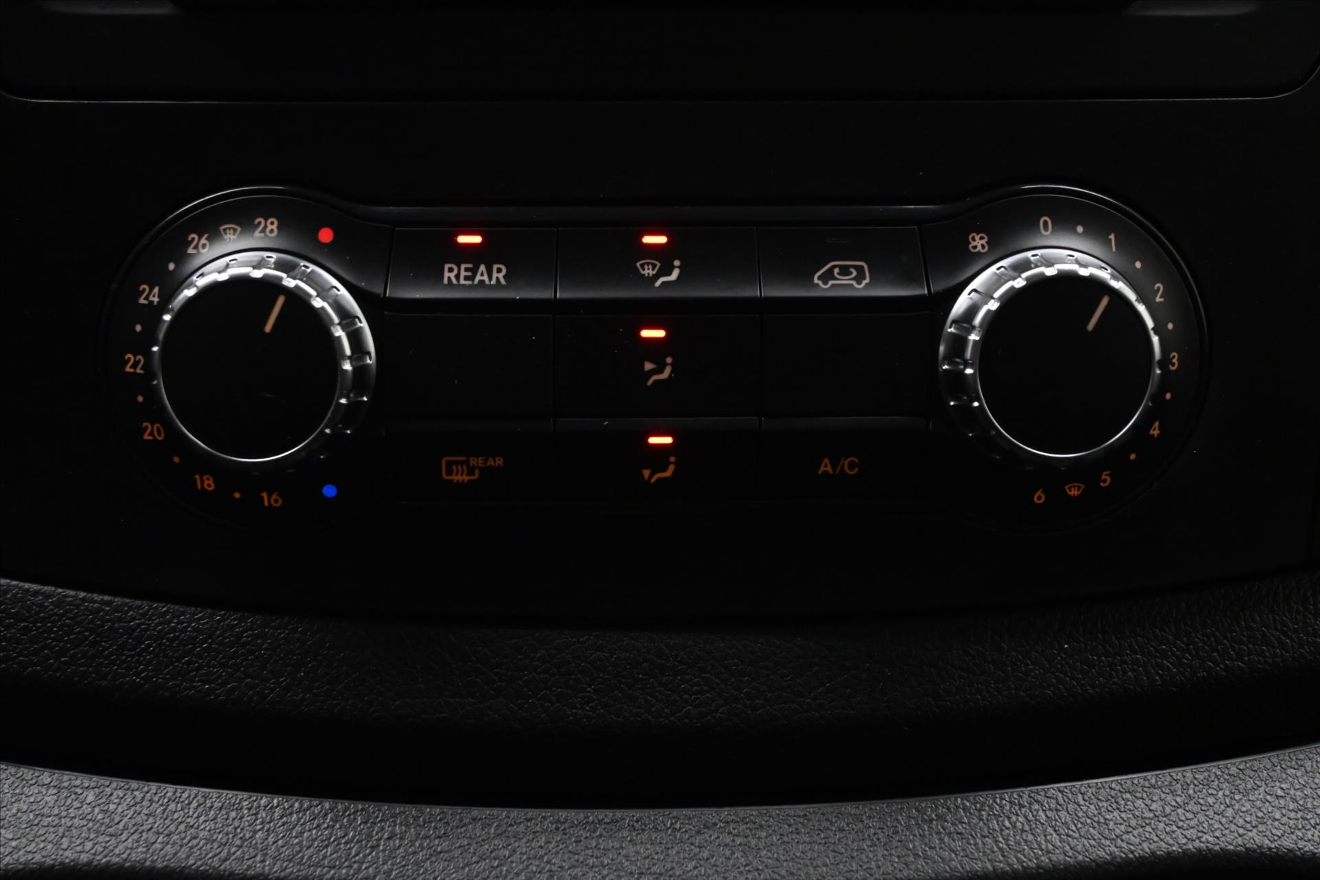 Hlavní fotografie vozu Mercedes-Benz Vito 2,1 116 CDi 120 kW AT7 8míst 4Matic Panorama Záruka až (19)
