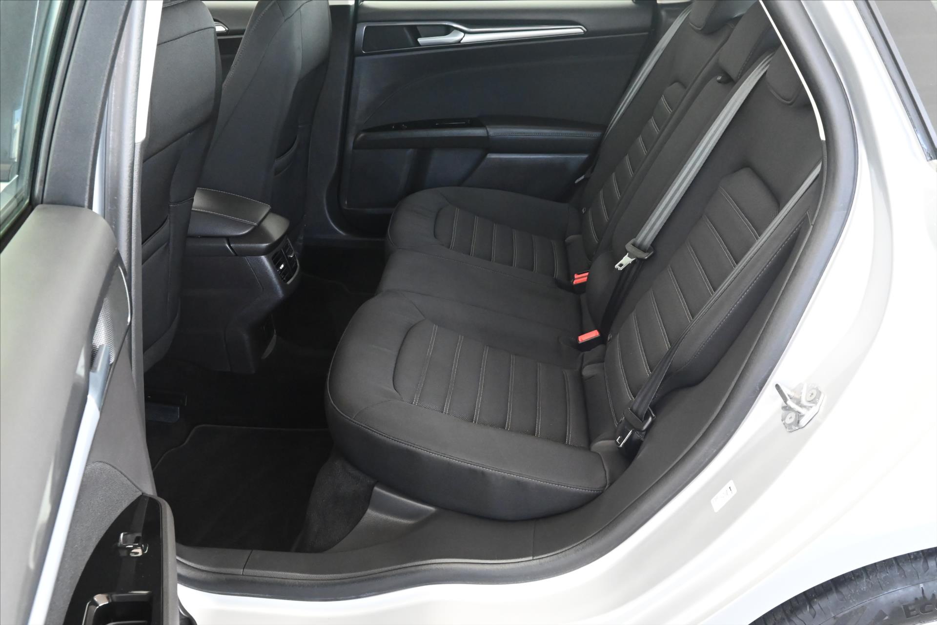 Hlavní fotografie vozu Ford Mondeo 2,0 EcoBlue 110 kW AT/8 Záruka až 5 let (10)
