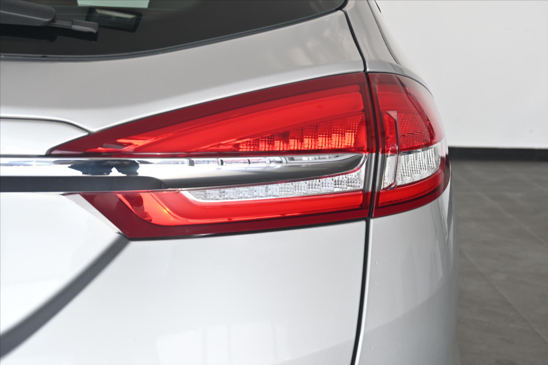 Hlavní fotografie vozu Ford Mondeo 2,0 EcoBlue 110 kW AT/8 Záruka až 5 let (27)