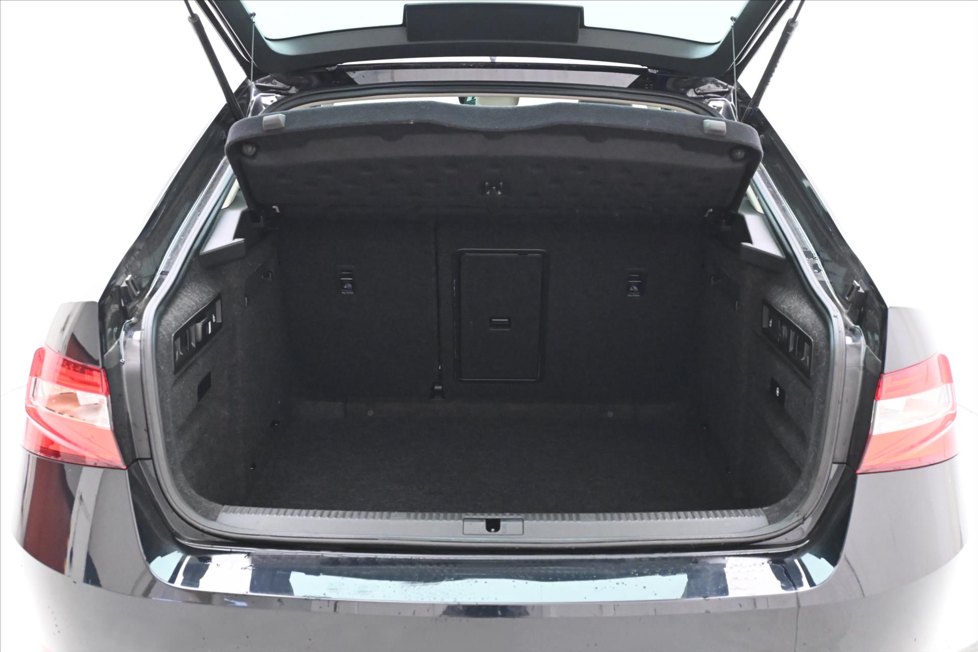 Hlavní fotografie vozu Škoda Superb 2,0 TDI 110kW Style Záruka až 5 let (10)