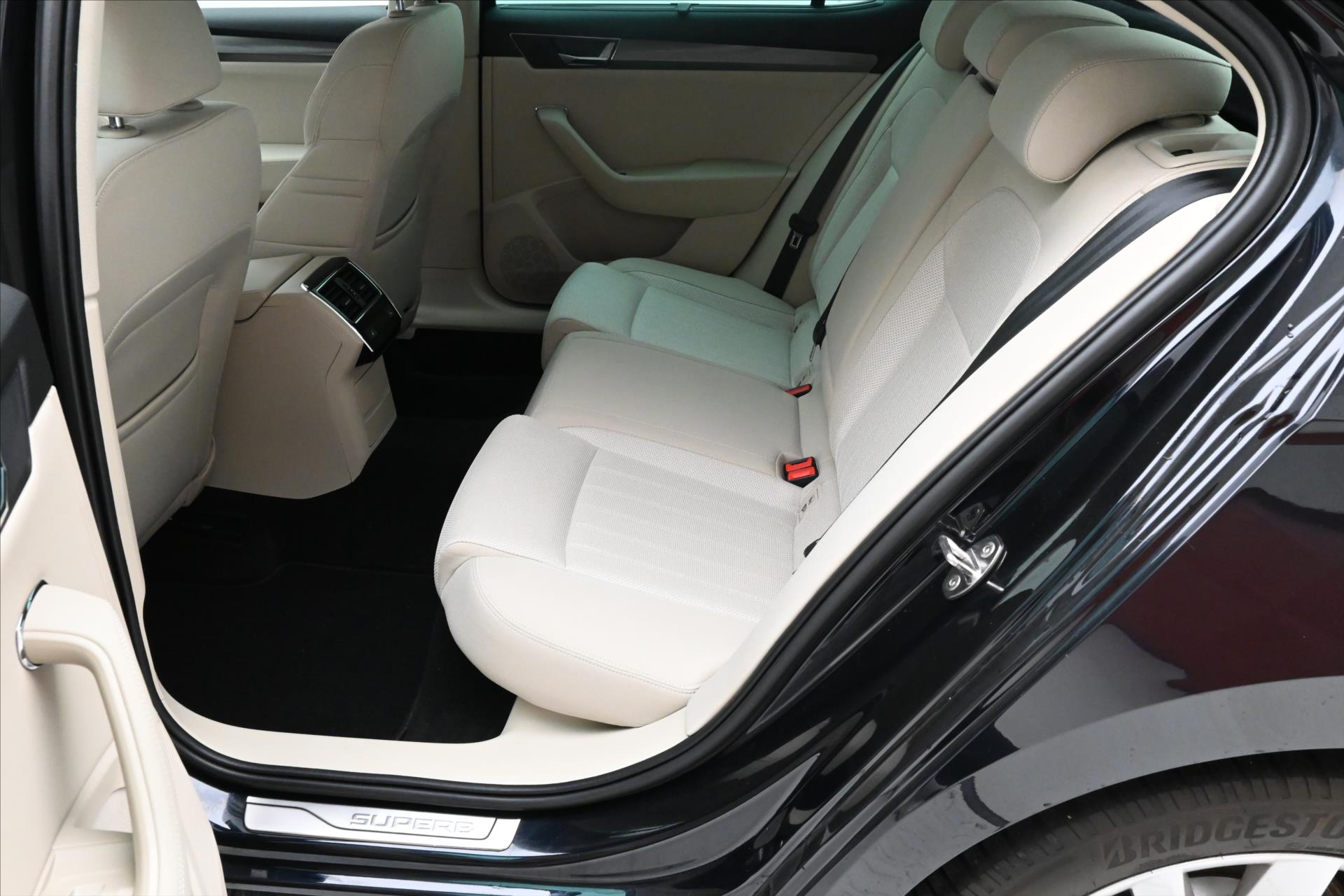 Hlavní fotografie vozu Škoda Superb 2,0 TDI 110kW Style Záruka až 5 let (14)