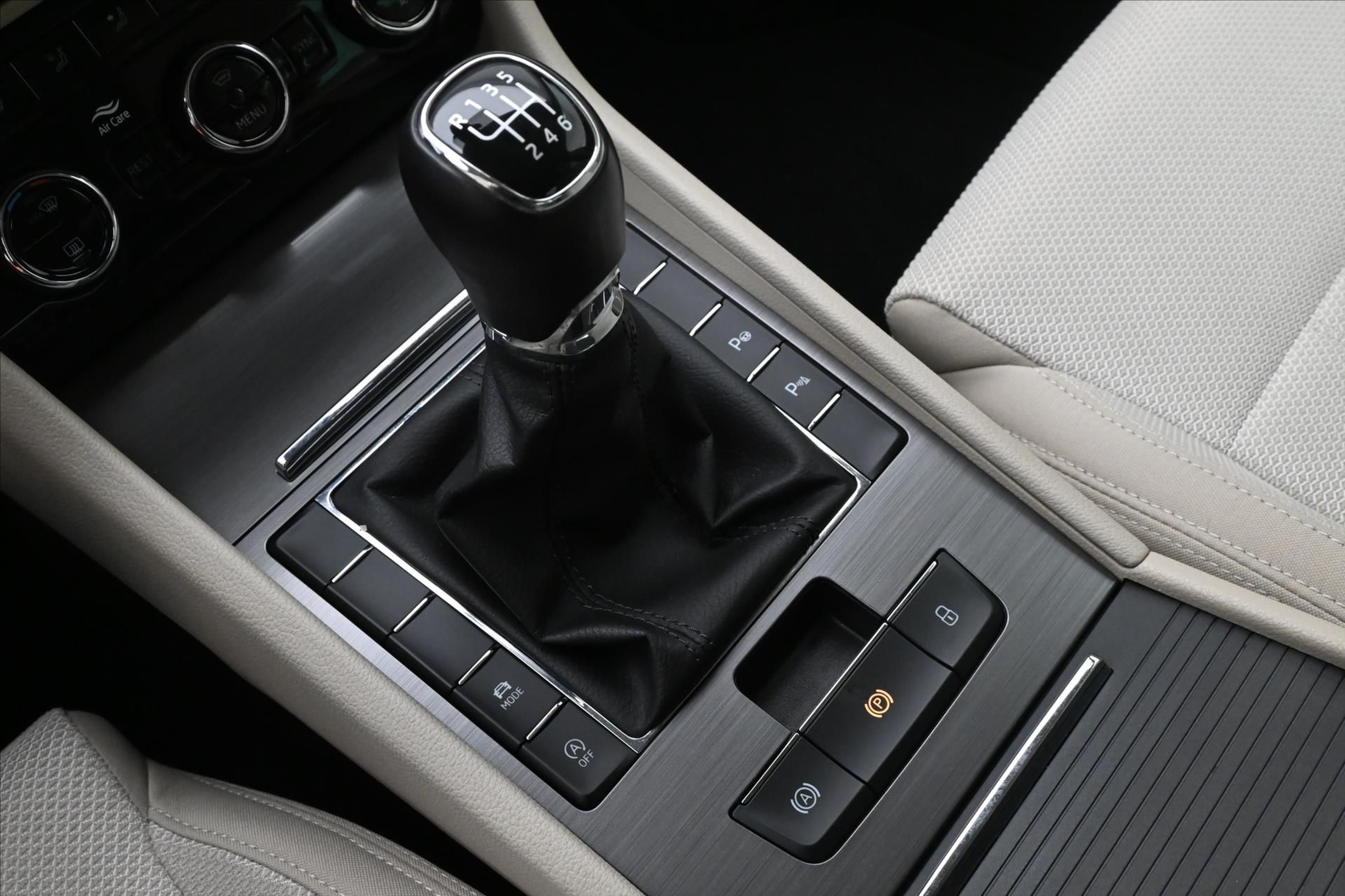 Hlavní fotografie vozu Škoda Superb 2,0 TDI 110kW Style Záruka až 5 let (23)
