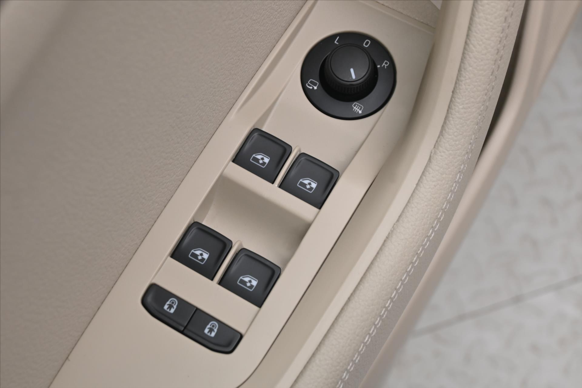 Hlavní fotografie vozu Škoda Superb 2,0 TDI 110kW Style Záruka až 5 let (25)