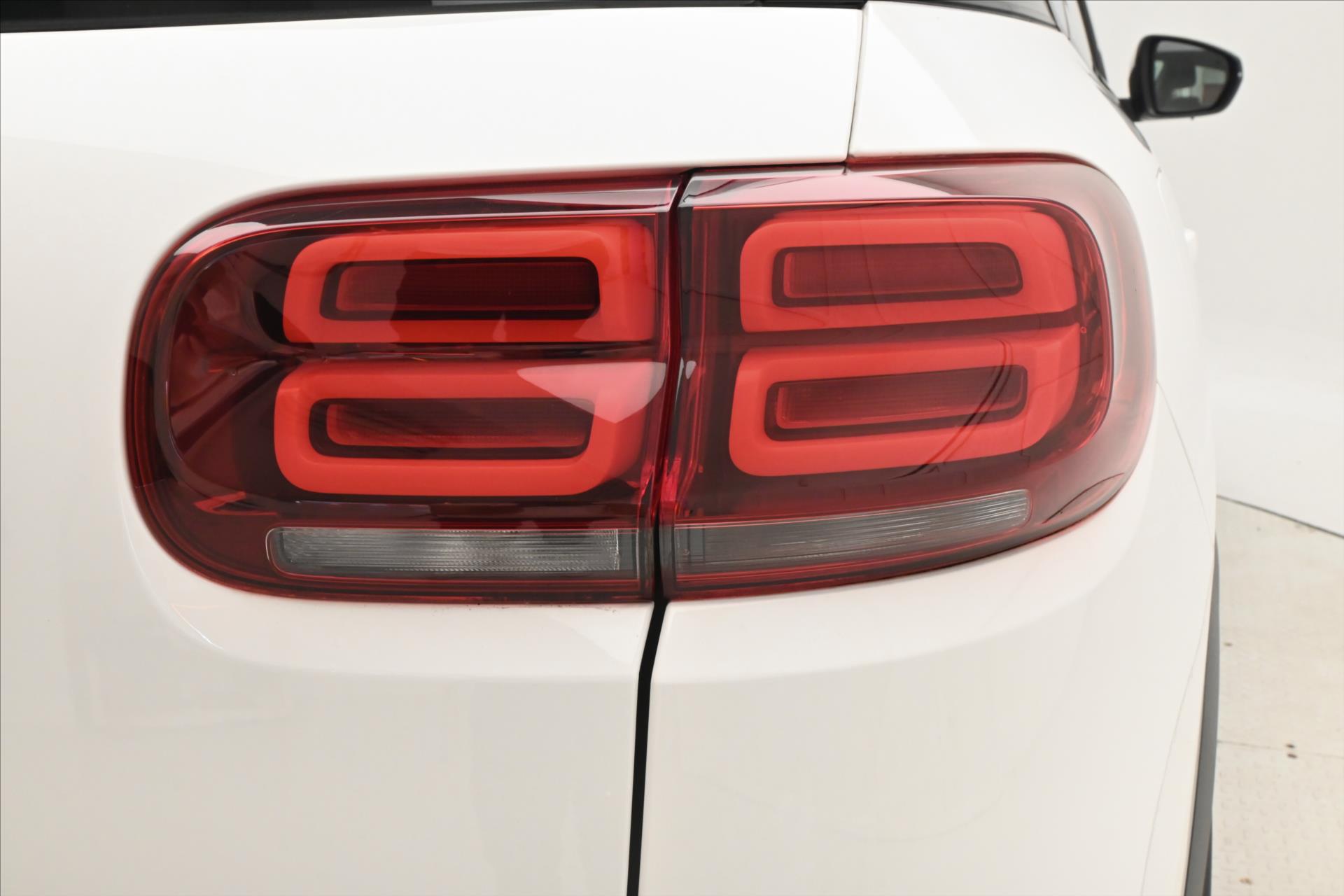 Hlavní fotografie vozu Citroën C5 Aircross 1,5 BlueHDi 96 kW S&S Business Záruka až 5 let (29)