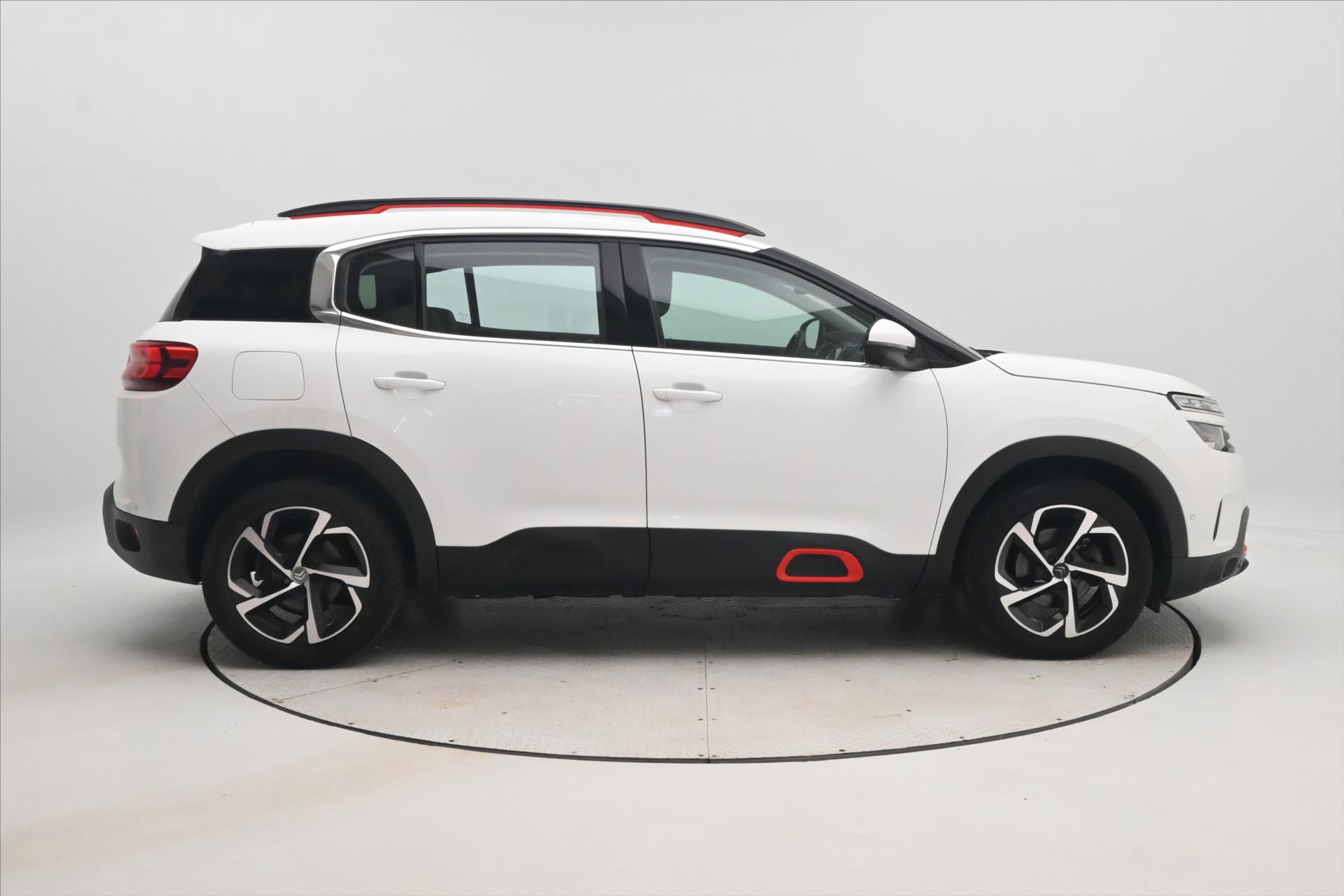 Hlavní fotografie vozu Citroën C5 Aircross 1,5 BlueHDi 96 kW S&S Business Záruka až 5 let (4)