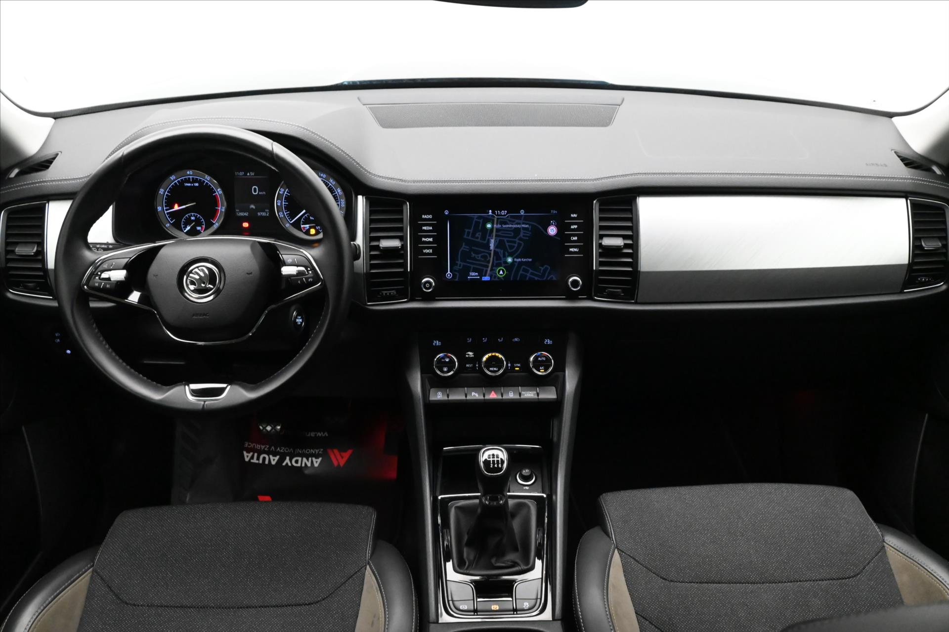 Hlavní fotografie vozu Škoda Kodiaq 1,5 TSI 110kW 7míst Business Edition Záruka až 5 let (16)