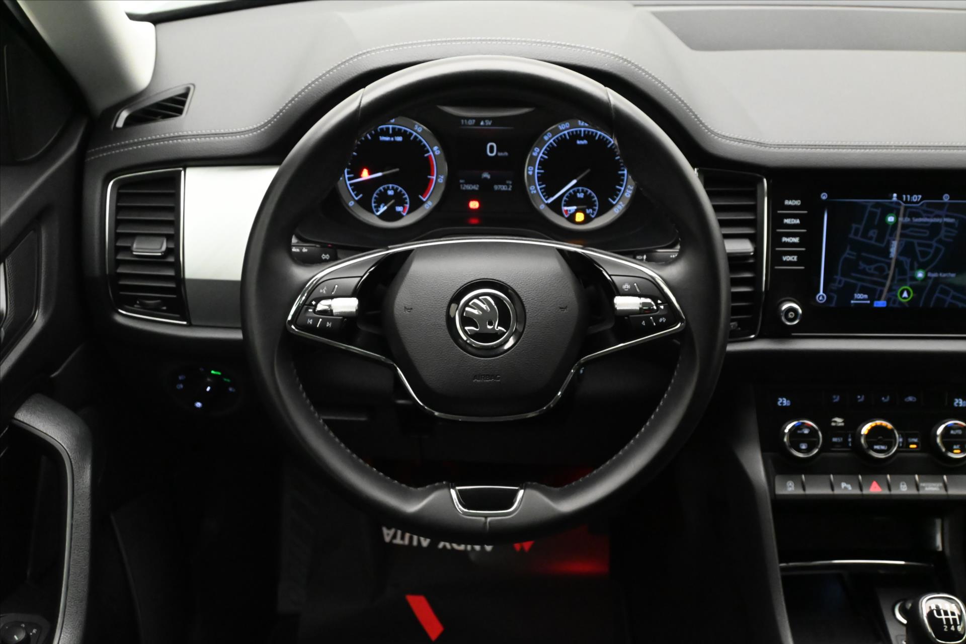 Hlavní fotografie vozu Škoda Kodiaq 1,5 TSI 110kW 7míst Business Edition Záruka až 5 let (19)