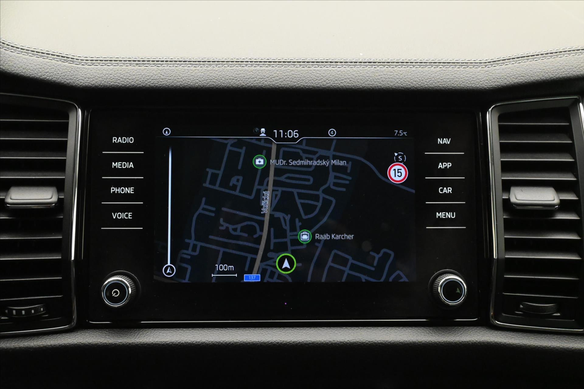 Hlavní fotografie vozu Škoda Kodiaq 1,5 TSI 110kW 7míst Business Edition Záruka až 5 let (20)