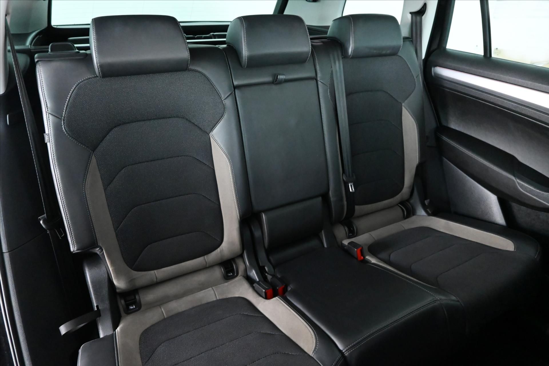 Hlavní fotografie vozu Škoda Kodiaq 1,5 TSI 110kW 7míst Business Edition Záruka až 5 let (26)