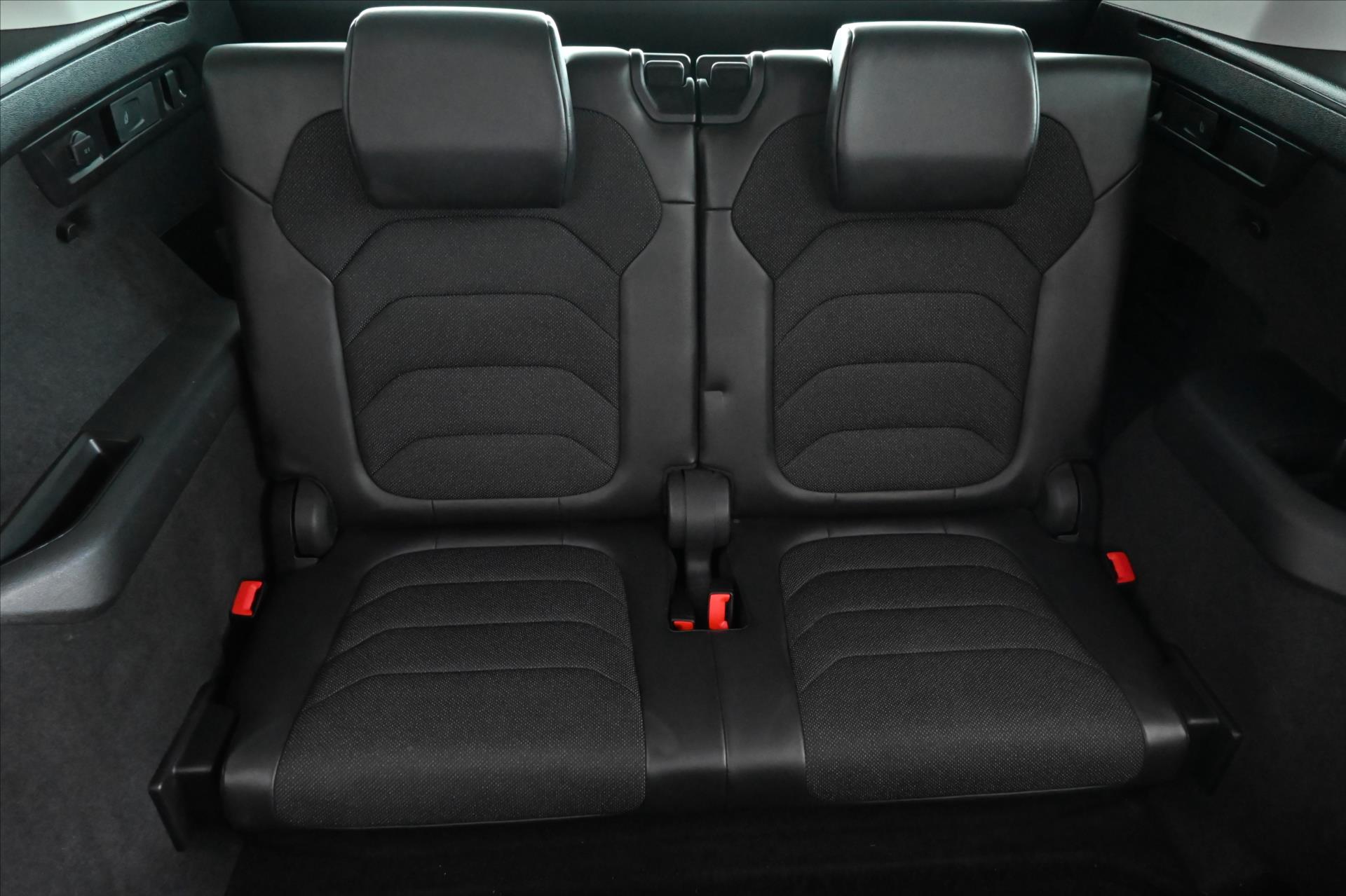 Hlavní fotografie vozu Škoda Kodiaq 1,5 TSI 110kW 7míst Business Edition Záruka až 5 let (27)