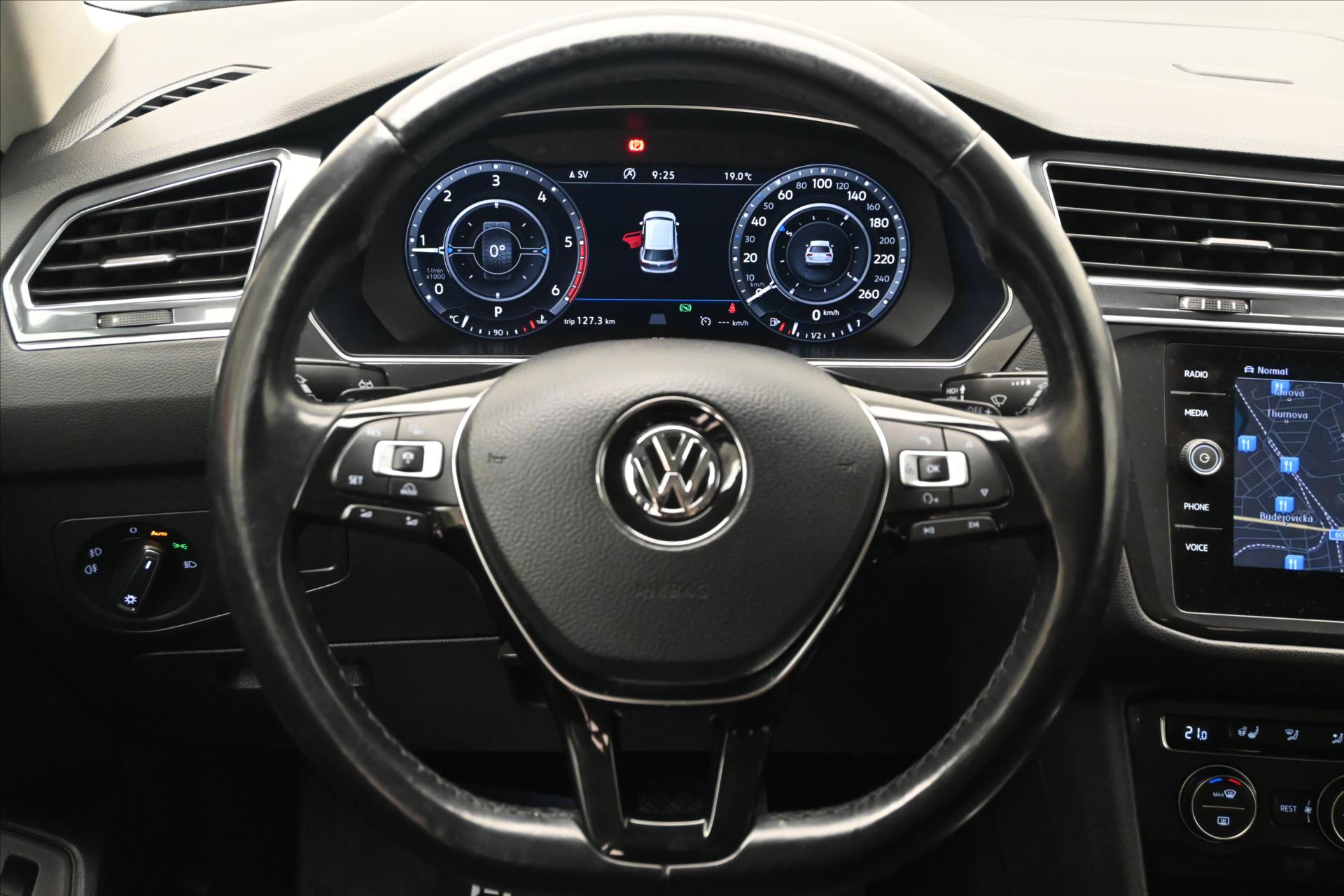 Main photo of the car Volkswagen Tiguan allspace 2.0 TDI 140 kW 4x4 DSG 7 seats Warranty up to 5 years (19)