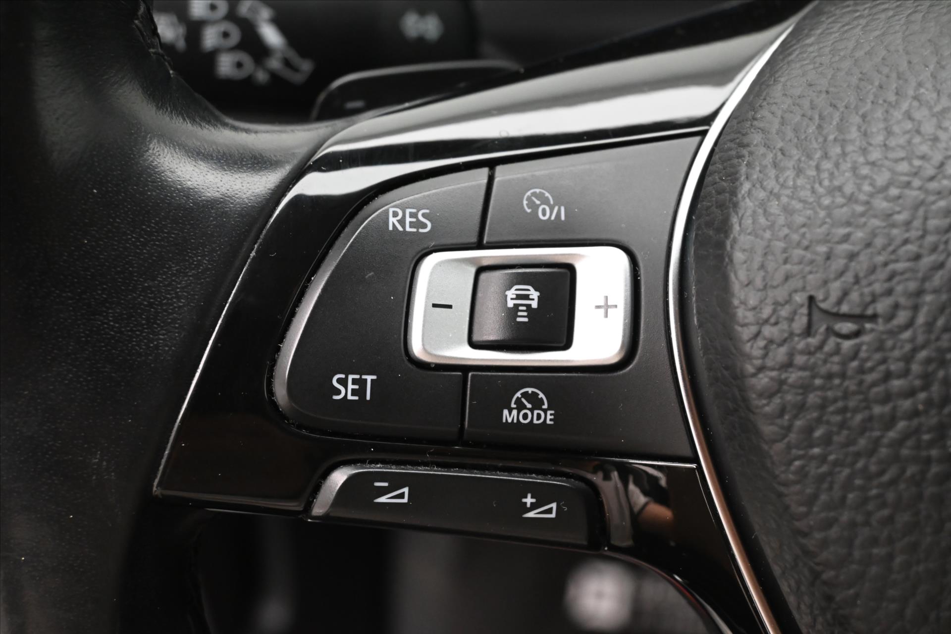 Main photo of the car Volkswagen Tiguan allspace 2.0 TDI 140 kW 4x4 DSG 7 seats Warranty up to 5 years (24)