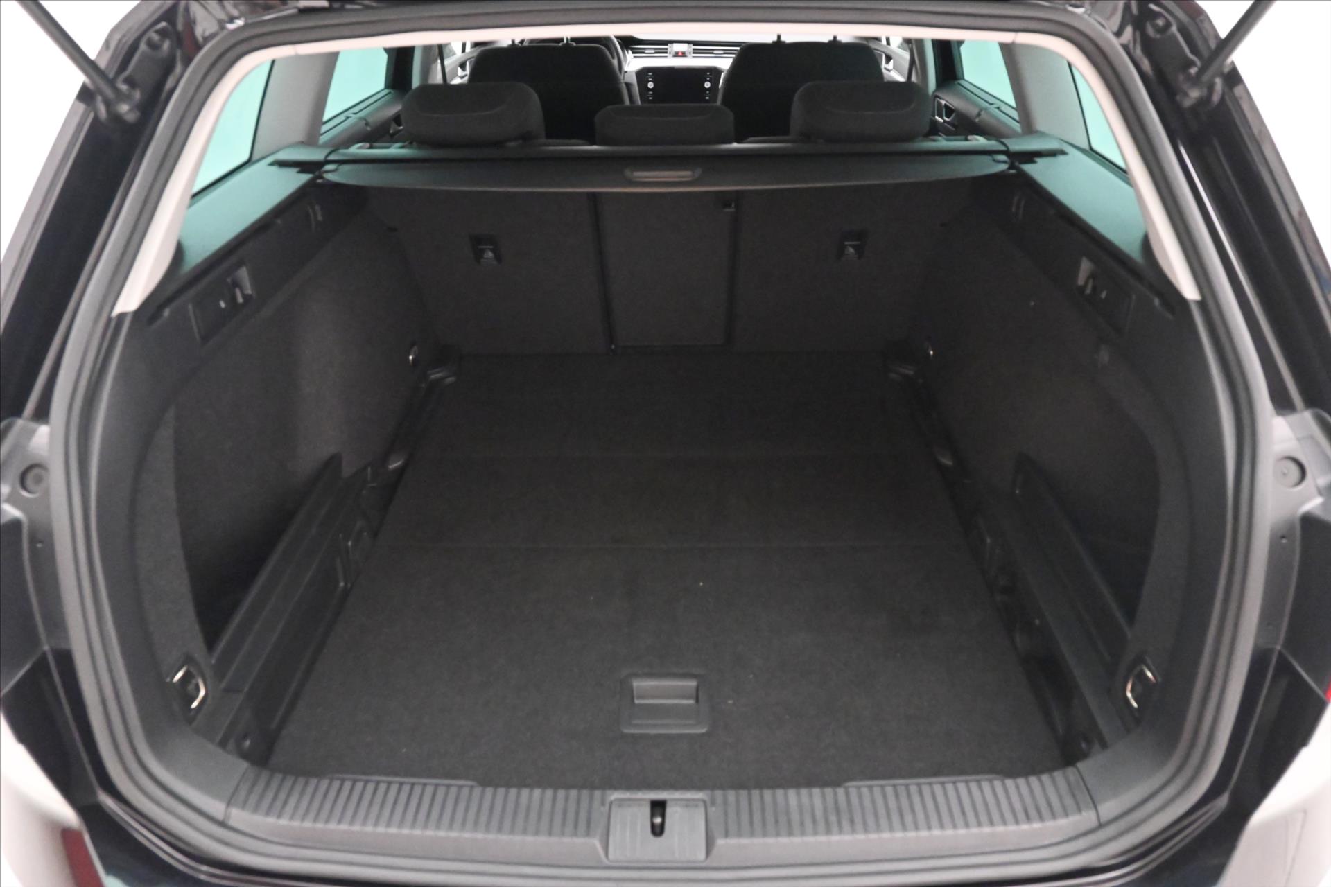 Hlavní fotografie vozu Volkswagen Passat 2,0 TDI 140 kW DSG Business Záruka až 5 let (10)