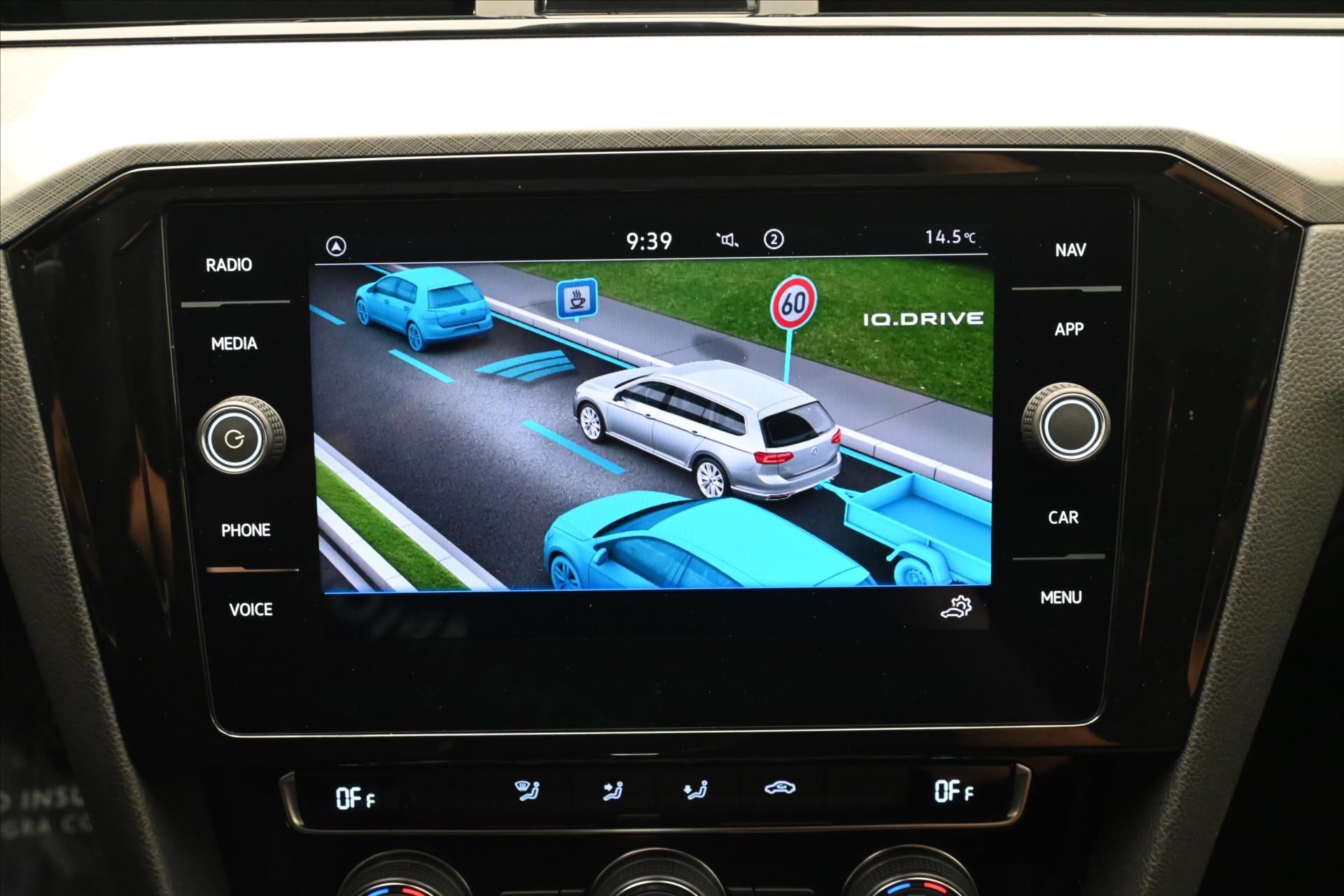 Hlavní fotografie vozu Volkswagen Passat 2,0 TDI 140 kW DSG Business Záruka až 5 let (19)