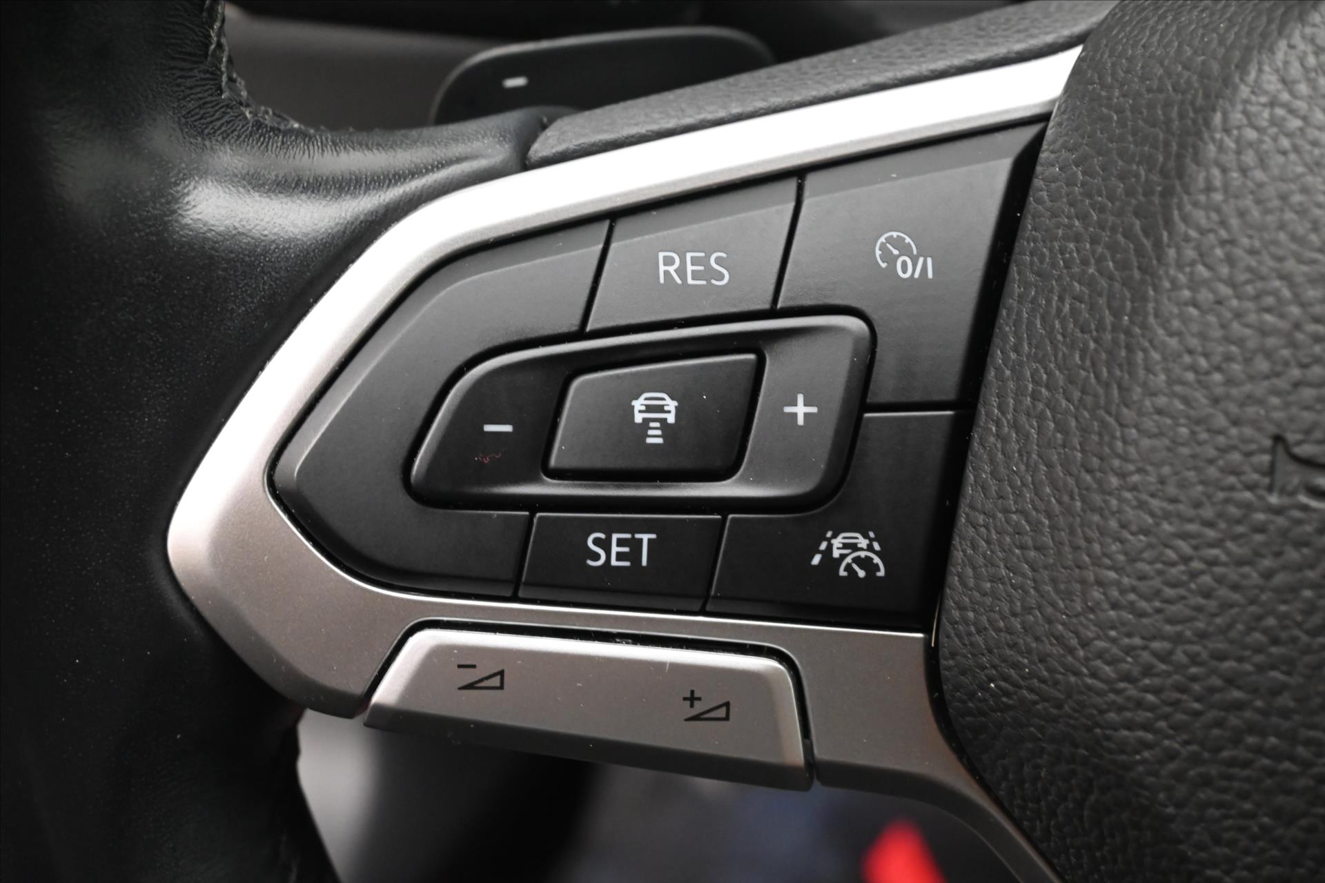 Hlavní fotografie vozu Volkswagen Passat 2,0 TDI 140 kW DSG Business Záruka až 5 let (23)