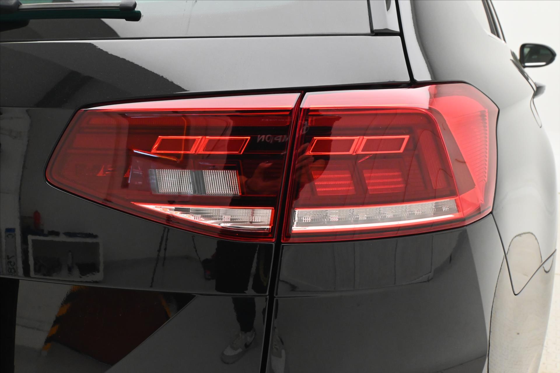 Hlavní fotografie vozu Volkswagen Passat 2,0 TDI 140 kW DSG Business Záruka až 5 let (29)