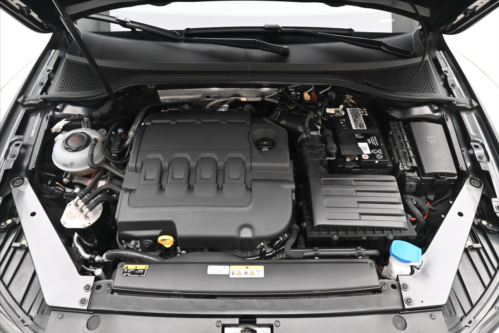 Hlavní fotografie vozu Volkswagen Passat 2,0 TDI 140 kW DSG Business Záruka až 5 let (9)
