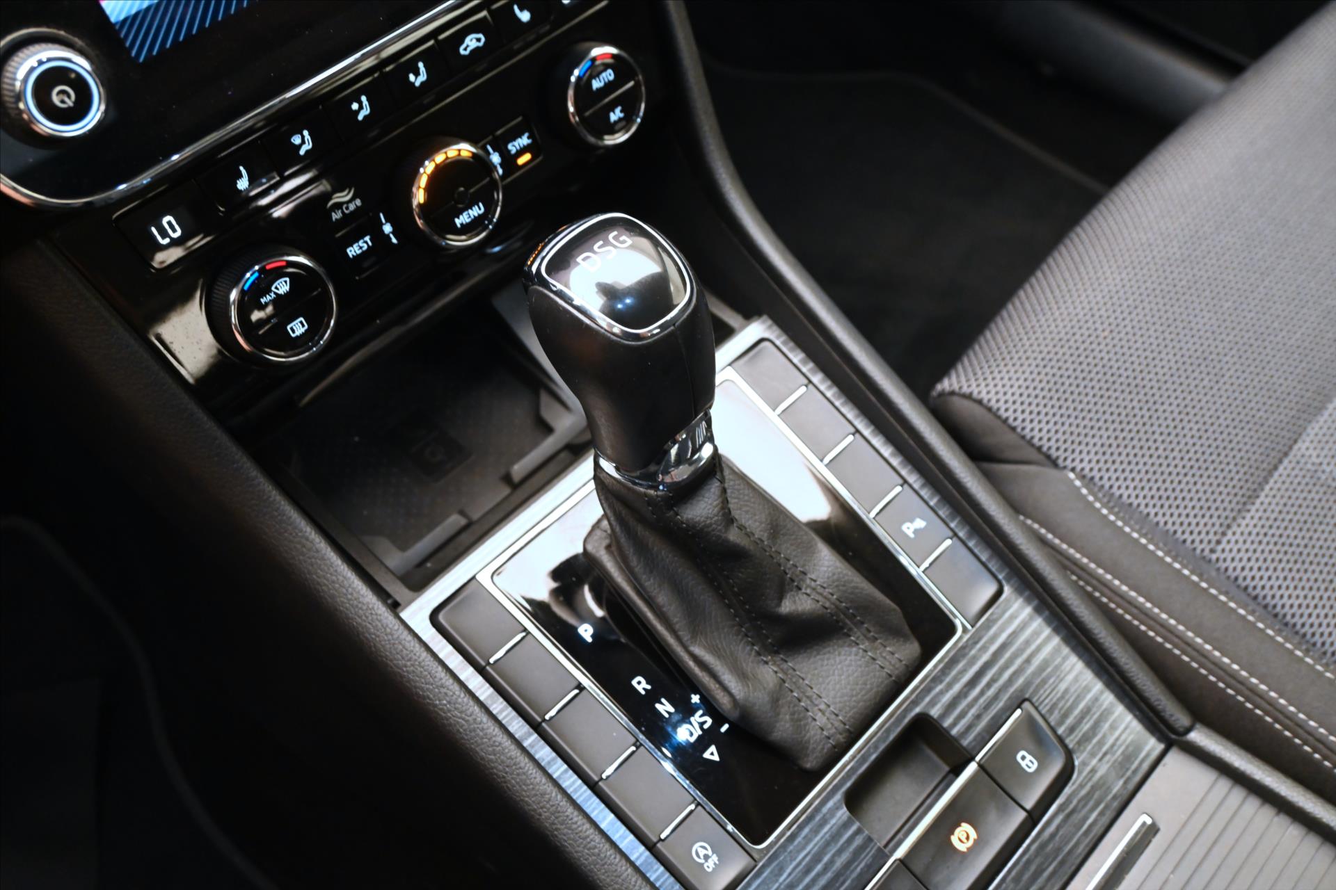 Hlavní fotografie vozu Škoda Superb 2,0 TDI 110kW Style DSG Záruka až 5 let (22)