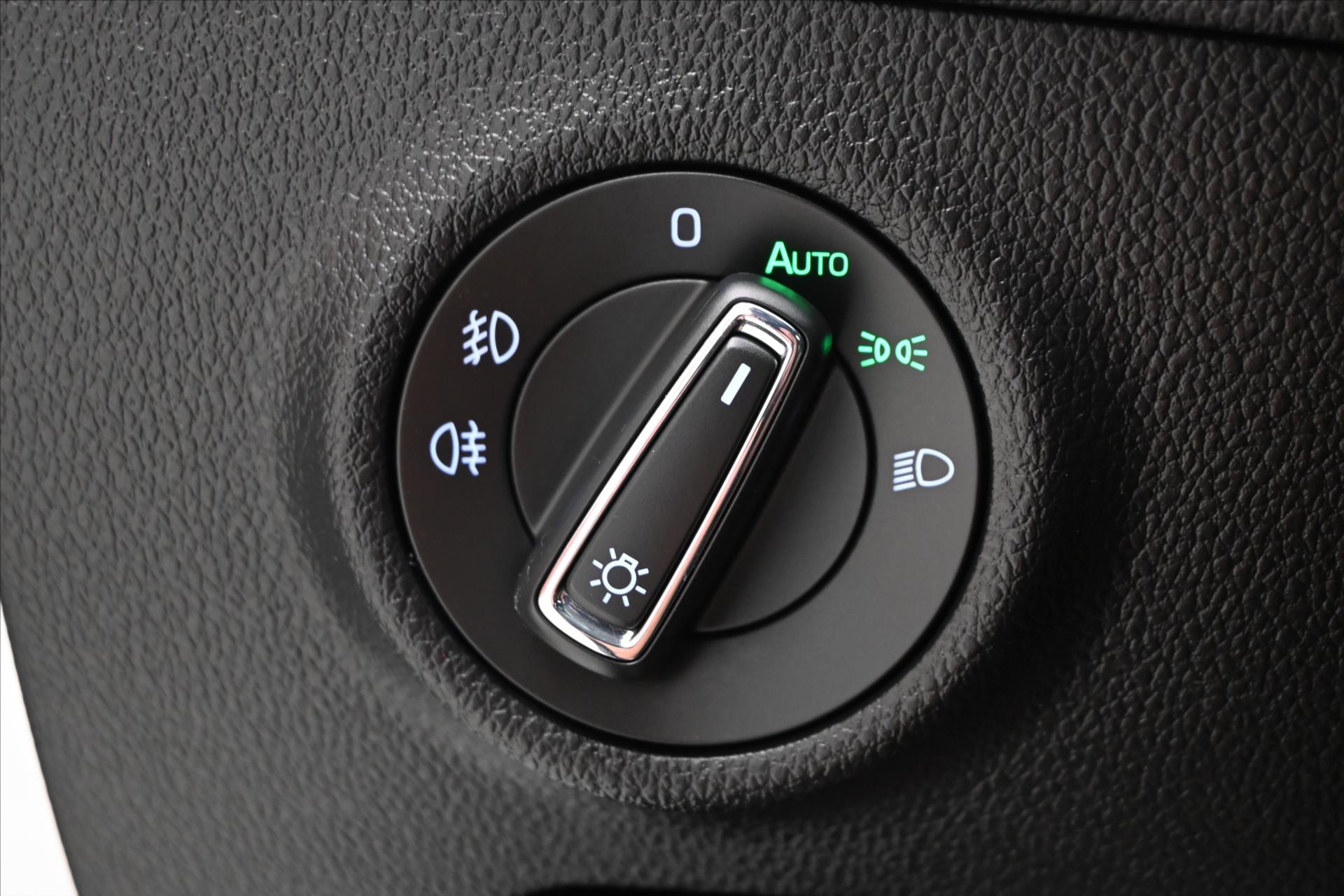 Hlavní fotografie vozu Škoda Superb 2,0 TDI 110kW Style DSG Záruka až 5 let (26)