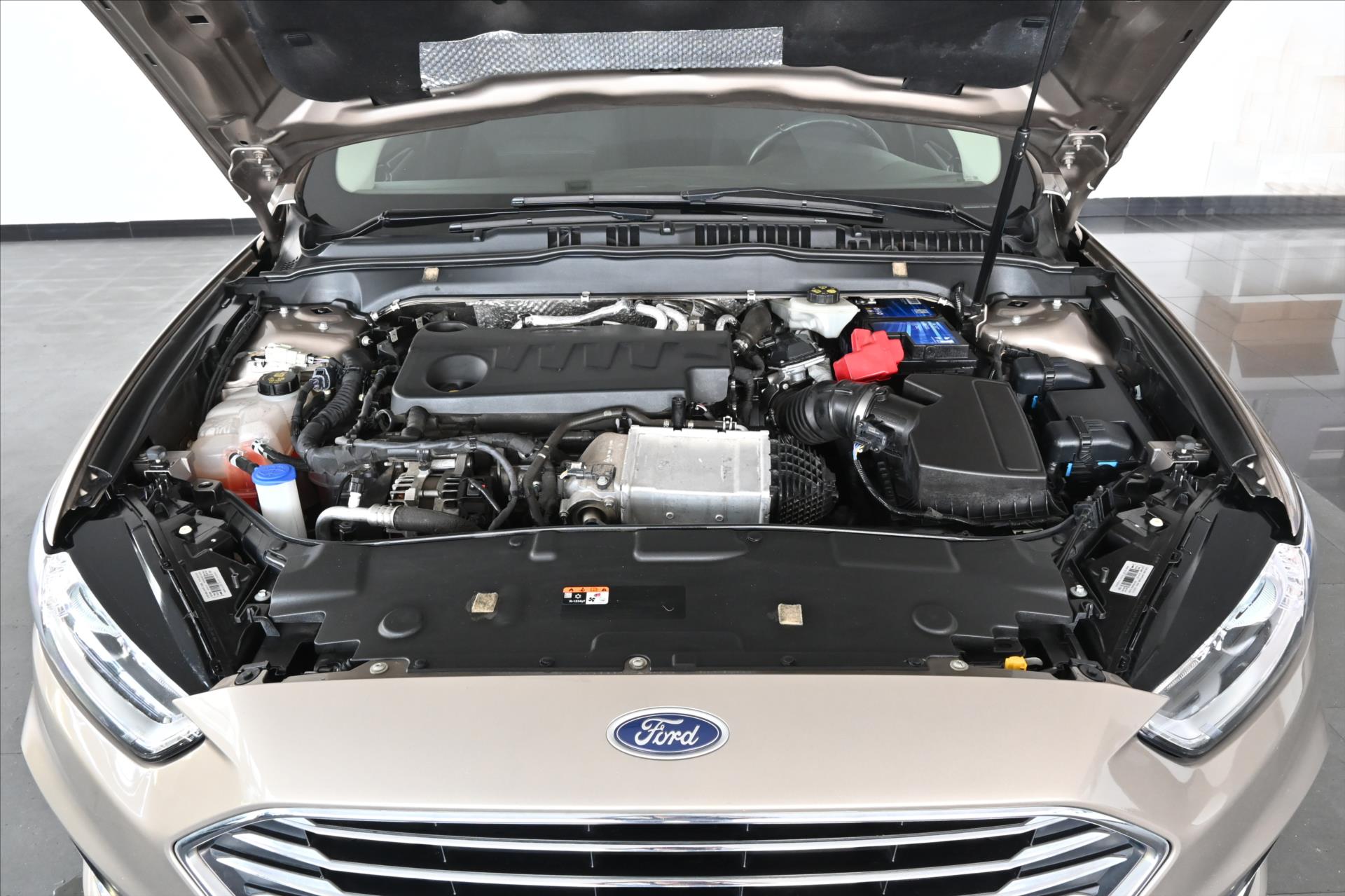 Hlavní fotografie vozu Ford Mondeo 2,0 EcoBlue 110 kW Business Záruka až 5 let (5)