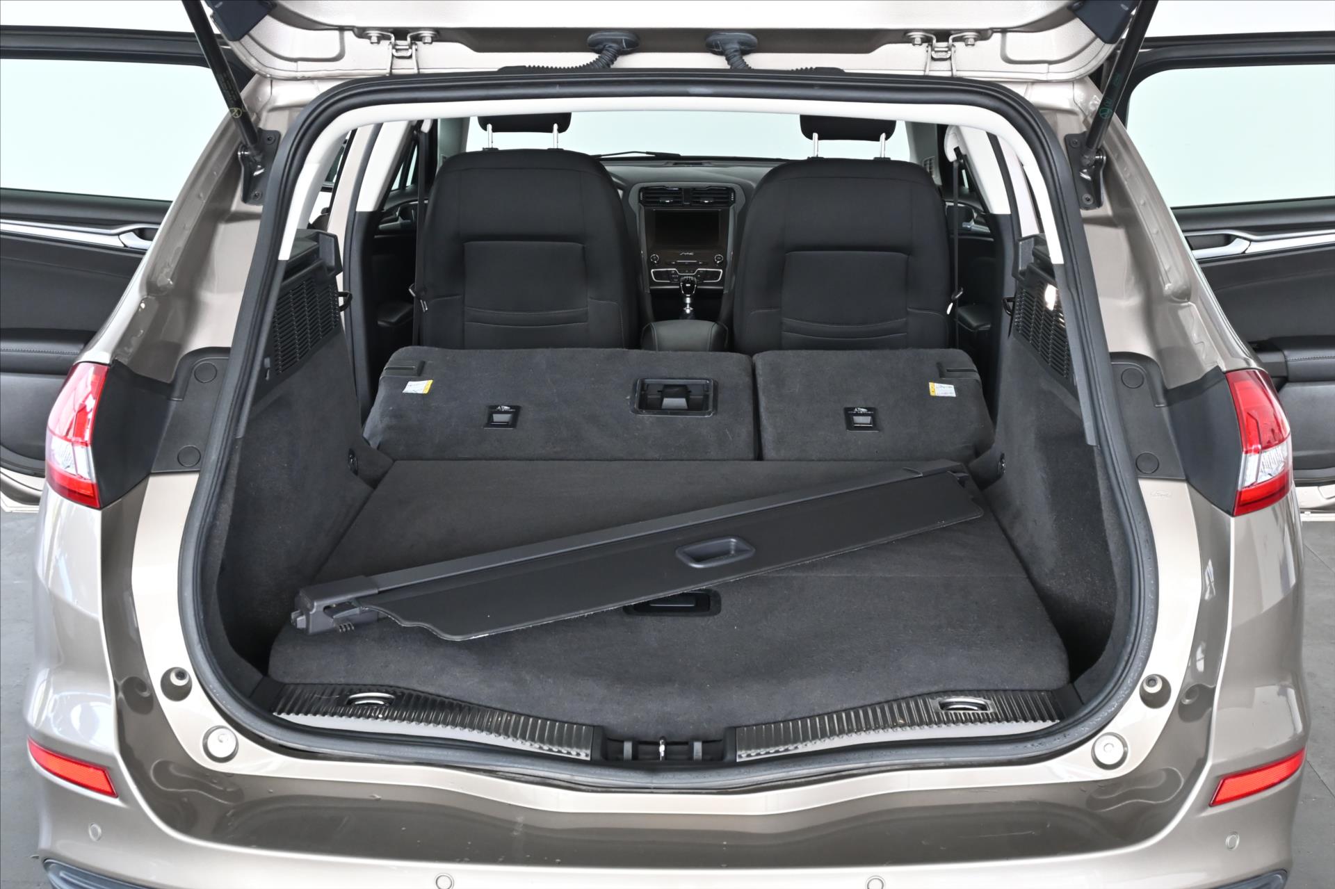 Hlavní fotografie vozu Ford Mondeo 2,0 EcoBlue 110 kW Business Záruka až 5 let (7)