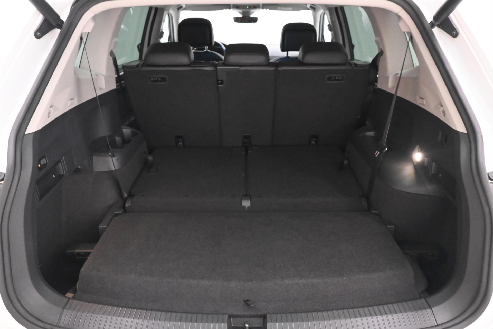 Hlavní fotografie vozu Volkswagen Tiguan Allspace 2,0 TDI 147 kW R-Line 4x4 7Míst Záruka až 5 let (11)