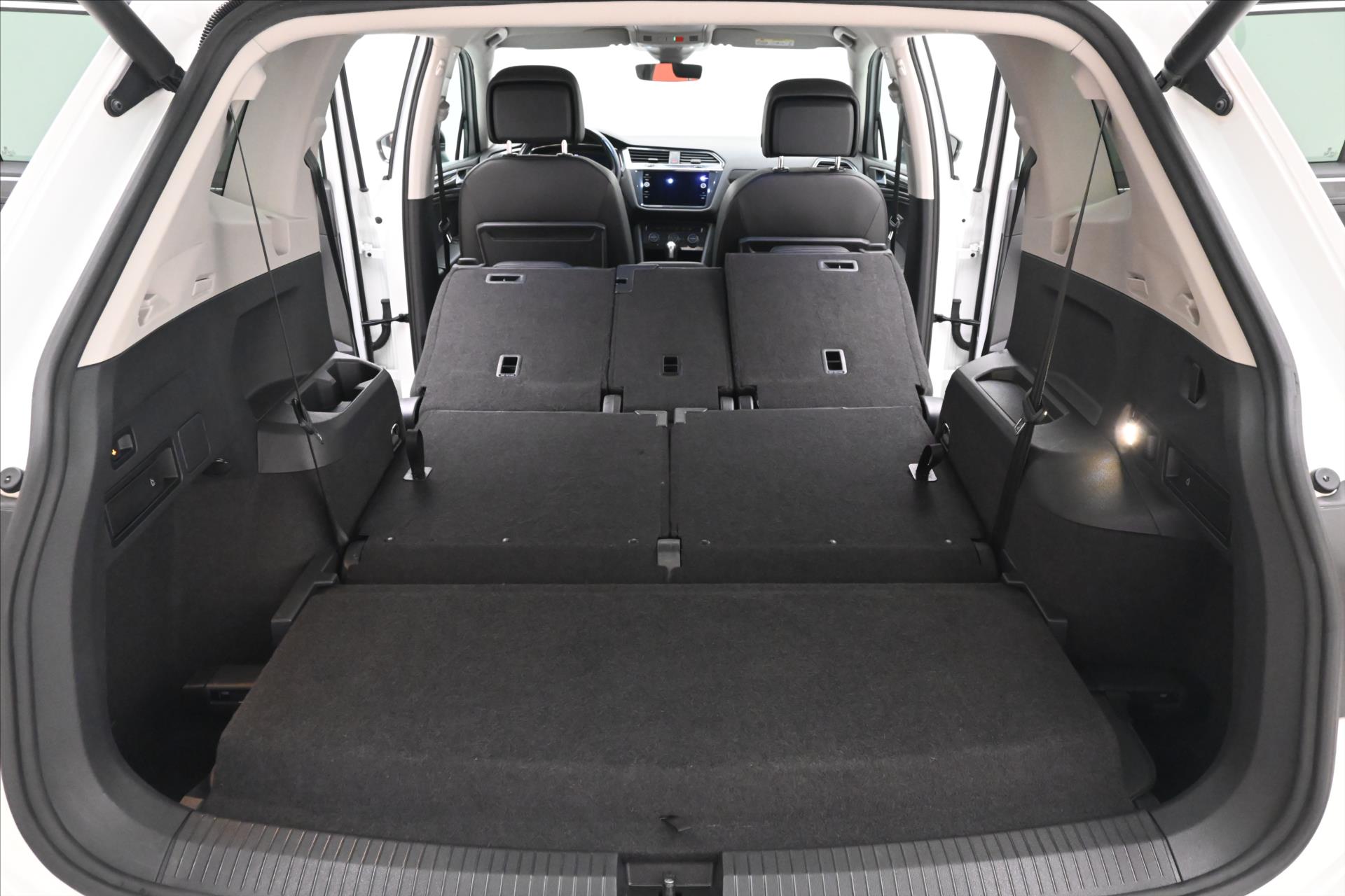 Hlavní fotografie vozu Volkswagen Tiguan Allspace 2,0 TDI 147 kW R-Line 4x4 7Míst Záruka až 5 let (12)