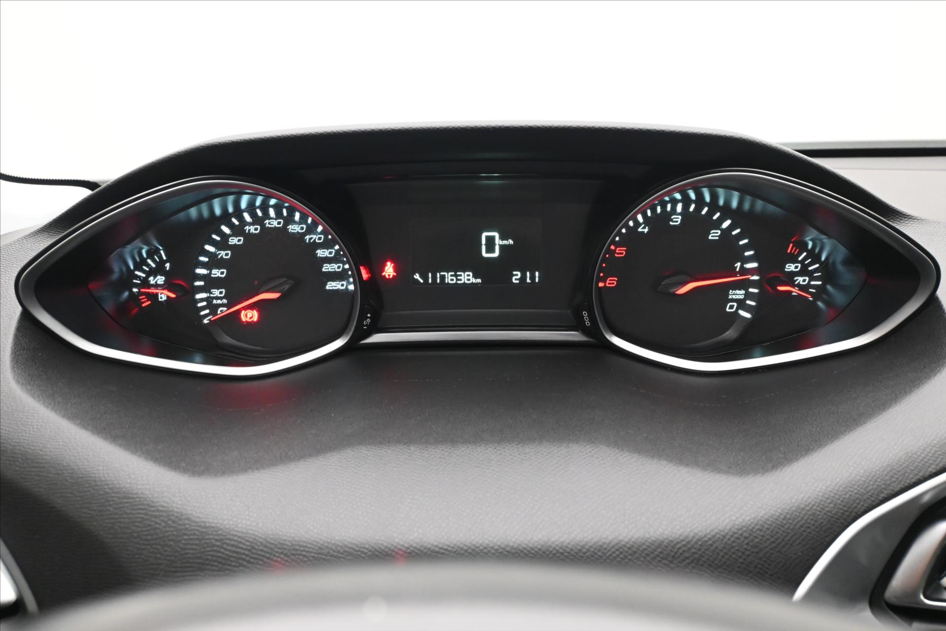 Hlavní fotografie vozu Peugeot 308 1,5 BlueHDi 96 kW Active Business Záruka až 5 let (16)