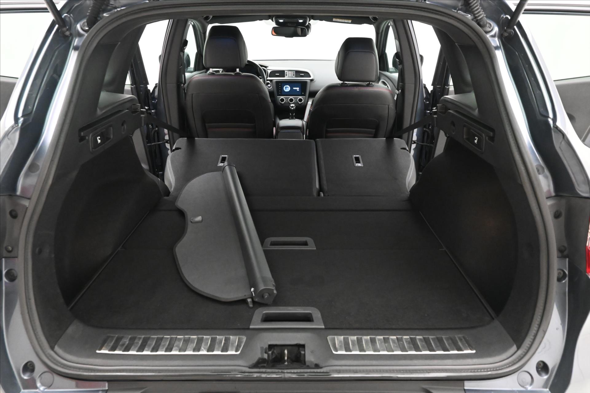 Hlavní fotografie vozu Renault Kadjar 1,7 Blue dCi 110 kW 4x4 Black Edition Záruka až 5 le (11)