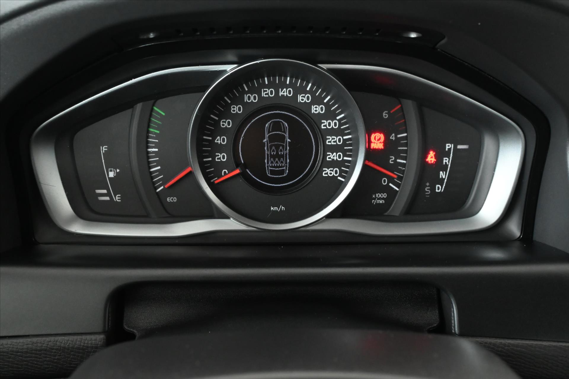 Hlavní fotografie vozu Volvo XC60 2,4 D5 133 kW AT6 AWD Záruka až 5 let (13)