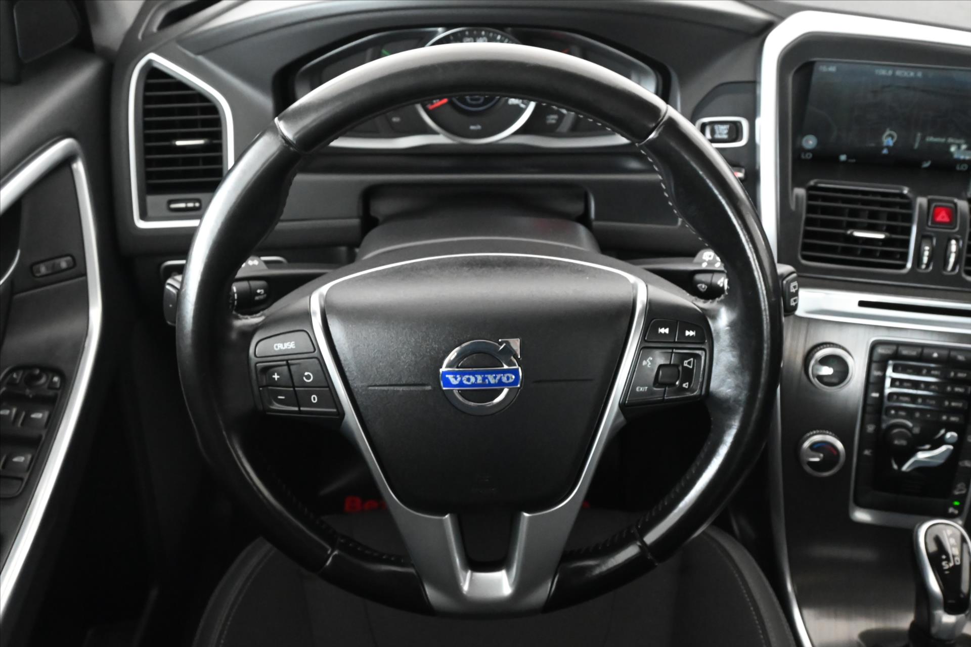 Hlavní fotografie vozu Volvo XC60 2,4 D5 133 kW AT6 AWD Záruka až 5 let (16)