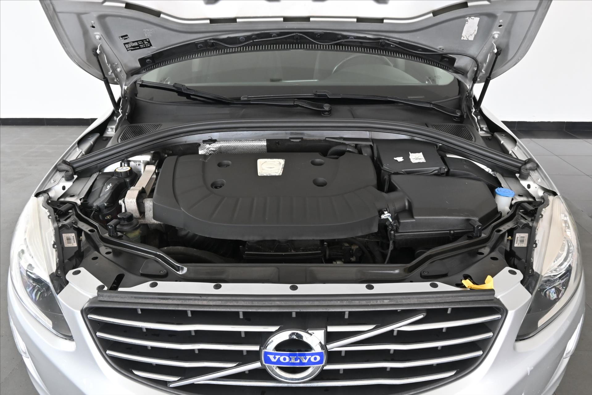 Hlavní fotografie vozu Volvo XC60 2,4 D5 133 kW AT6 AWD Záruka až 5 let (5)