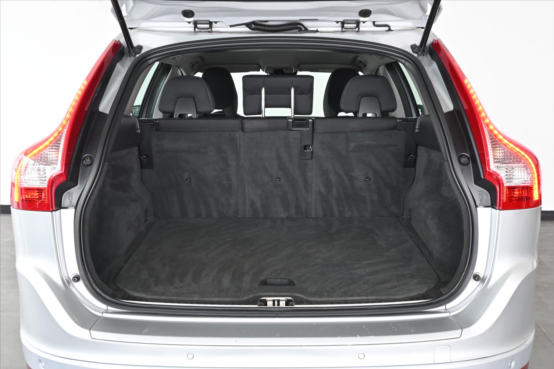 Hlavní fotografie vozu Volvo XC60 2,4 D5 133 kW AT6 AWD Záruka až 5 let (6)