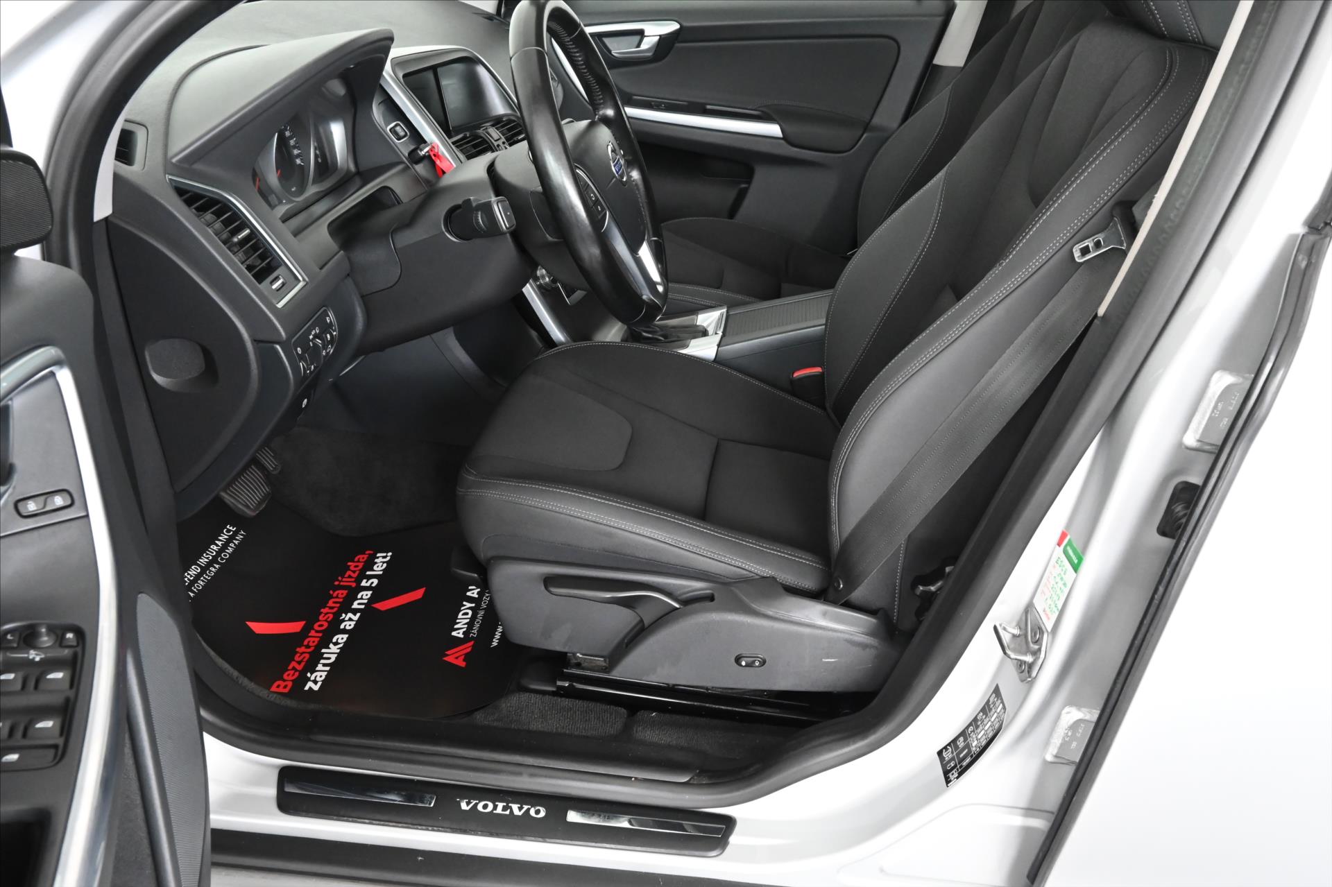Hlavní fotografie vozu Volvo XC60 2,4 D5 133 kW AT6 AWD Záruka až 5 let (9)
