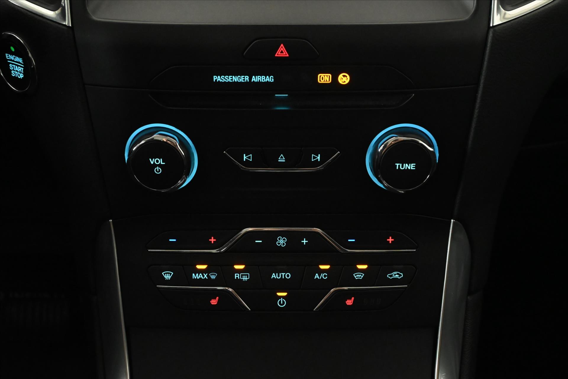 Hlavní fotografie vozu Ford S-MAX 2,0 EcoBlue 110 kW AT8 Titanium Záruka až 5 let (21)