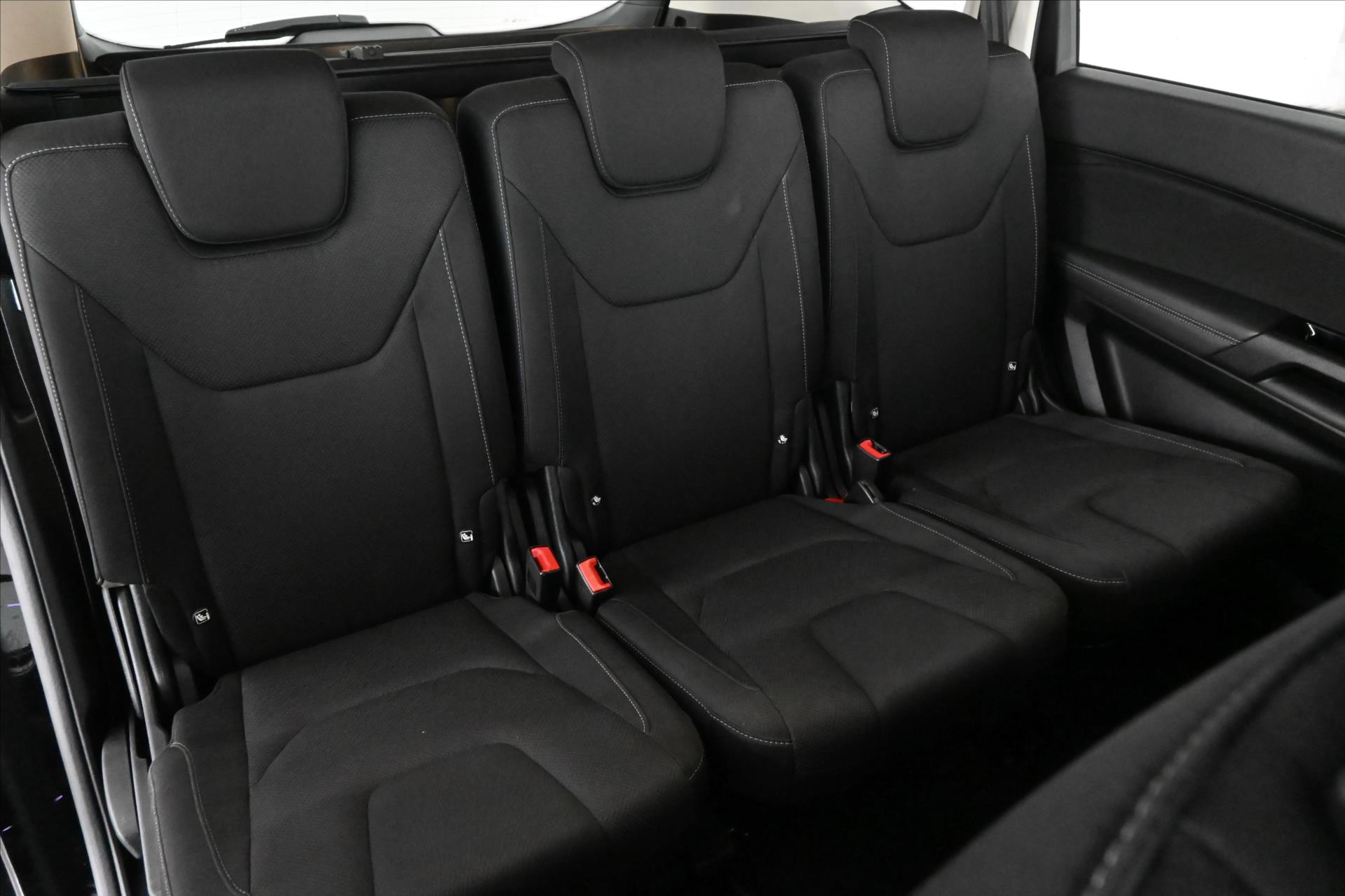 Hlavní fotografie vozu Ford S-MAX 2,0 EcoBlue 110 kW AT8 Titanium Záruka až 5 let (27)