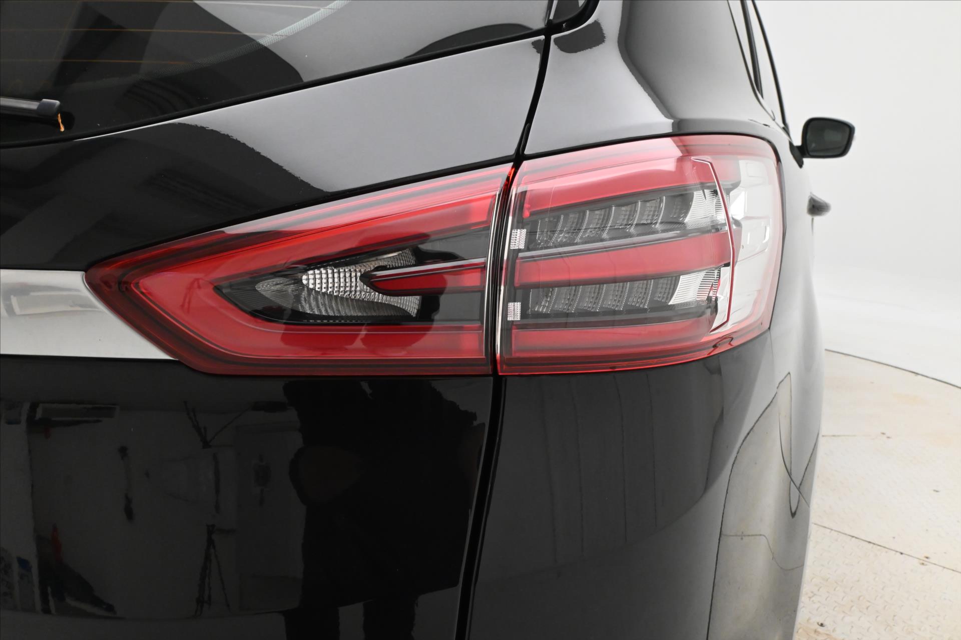 Main photo of the car Ford S-Max 2.0 EcoBlue 140 kW AT8 Titanium Warranty up to 5 years (29)