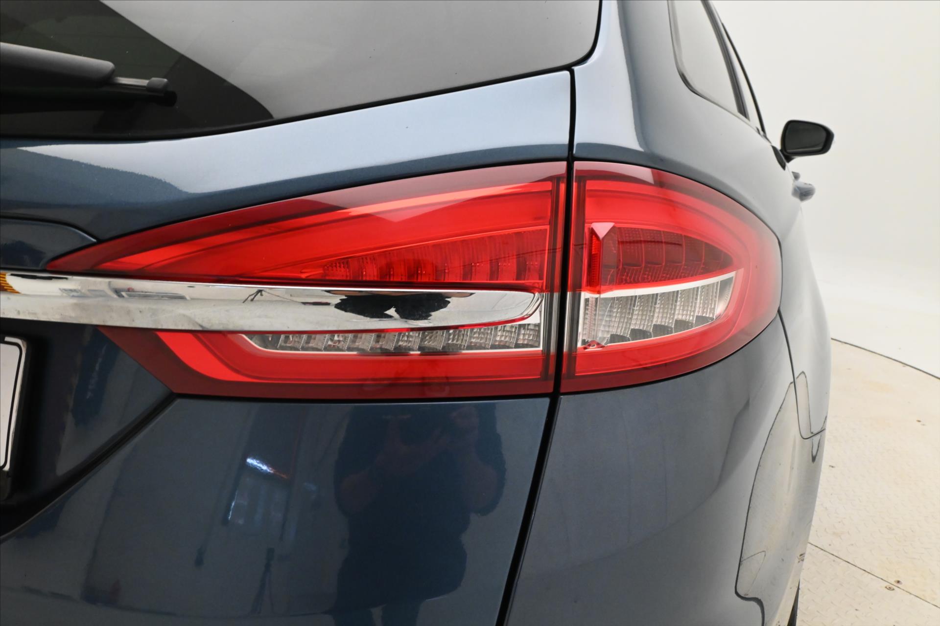 Hlavní fotografie vozu Ford Mondeo 2,0 EcoBlue 110 kW Titanium AT8 Záruka až 5 let (29)