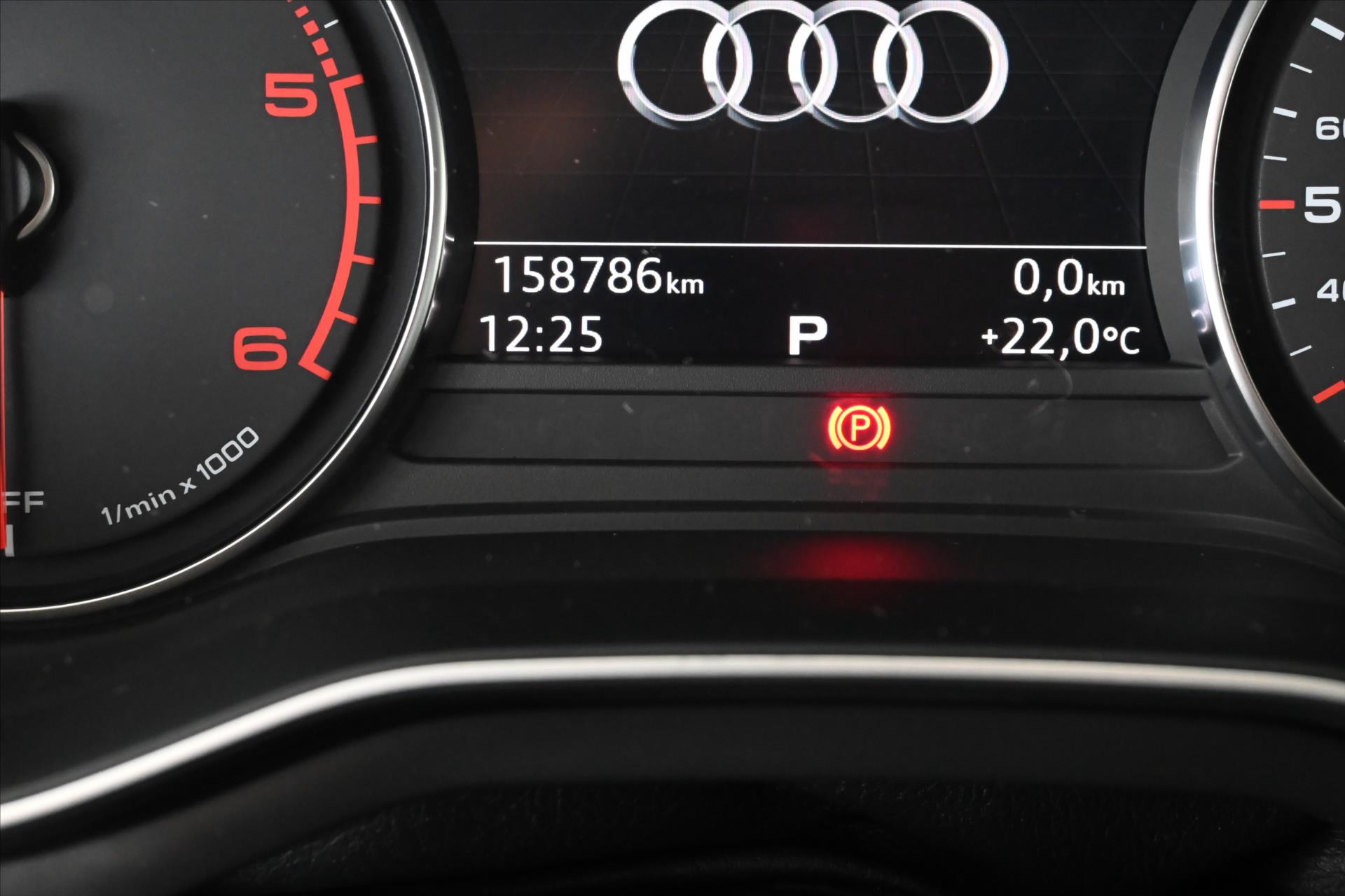Hlavní fotografie vozu Audi A4 2,0 40TDI 140 kW S-Tronic Záruka až 5 let (14)