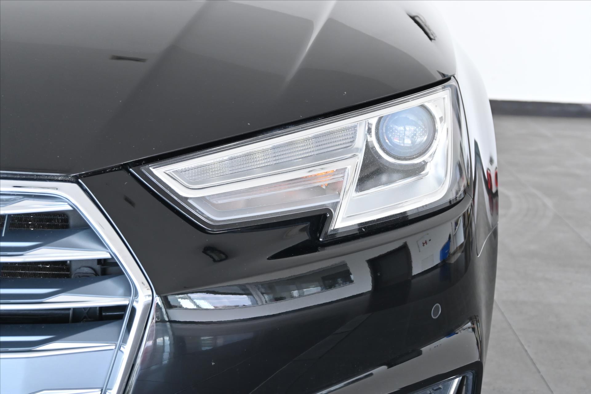 Hlavní fotografie vozu Audi A4 2,0 40TDI 140 kW S-Tronic Záruka až 5 let (32)