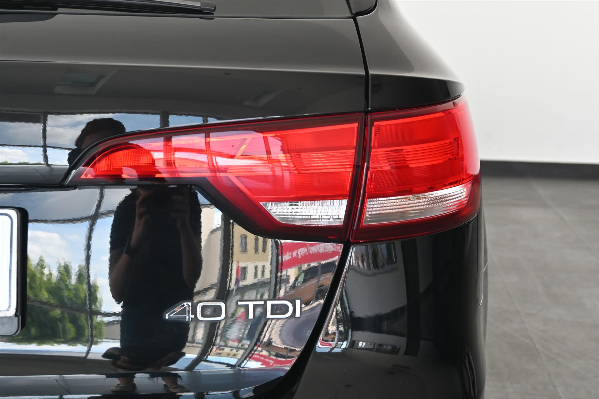 Hlavní fotografie vozu Audi A4 2,0 40TDI 140 kW S-Tronic Záruka až 5 let (33)