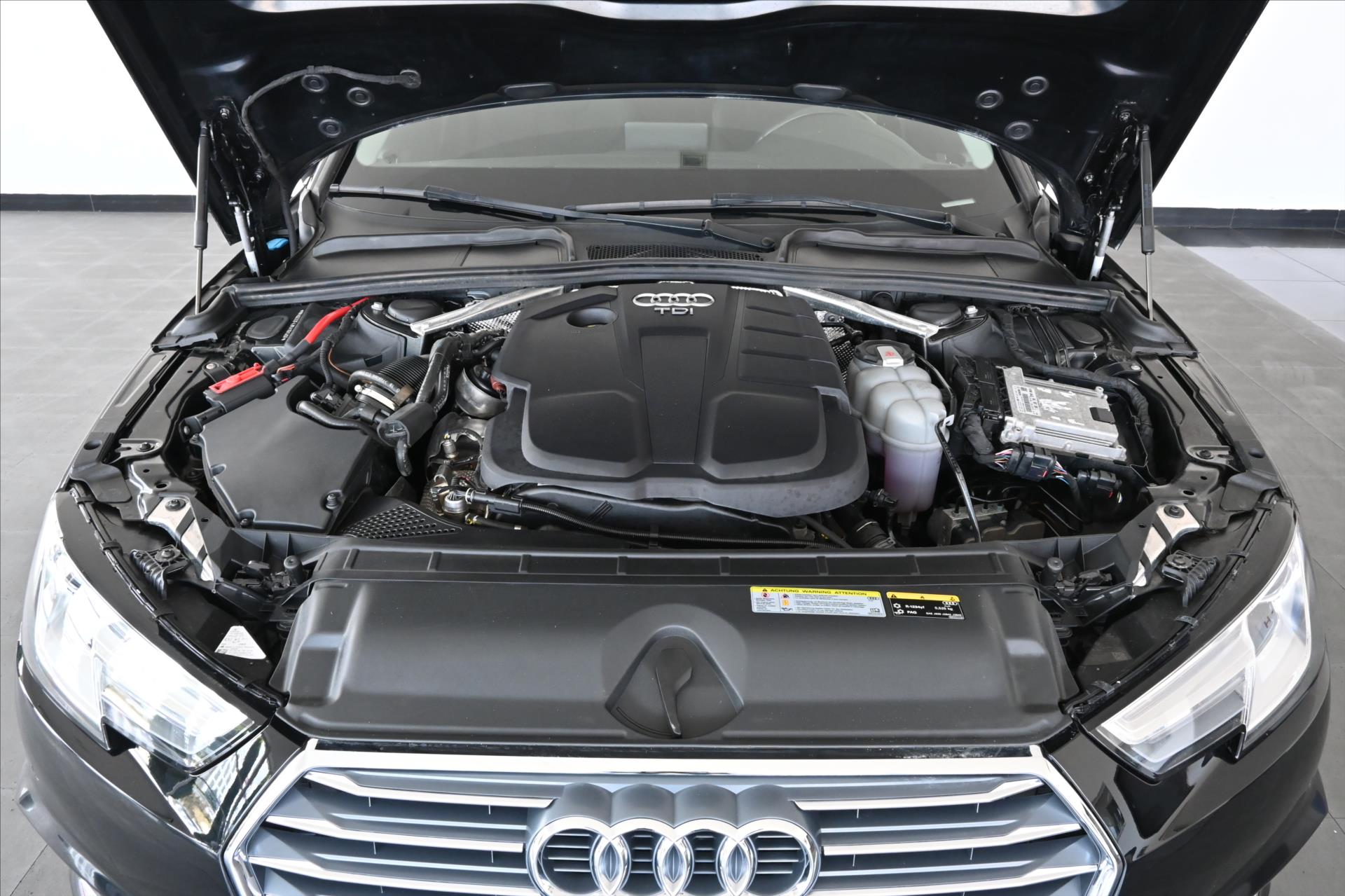 Hlavní fotografie vozu Audi A4 2,0 40TDI 140 kW S-Tronic Záruka až 5 let (5)