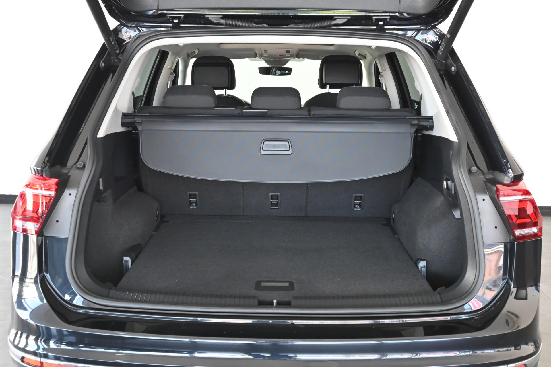 Hlavní fotografie vozu Volkswagen Tiguan Allspace 2,0 TDI 147 kW DSG Elegance 4Motion Záruka až 5 let (10)
