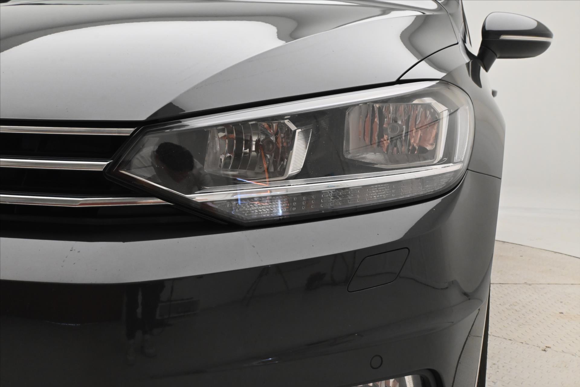 Hlavní fotografie vozu Volkswagen Touran 2,0 TDI 110 kW DSG 7/Míst Comfortline ZÁRUKA AŽ 5 LET (29)