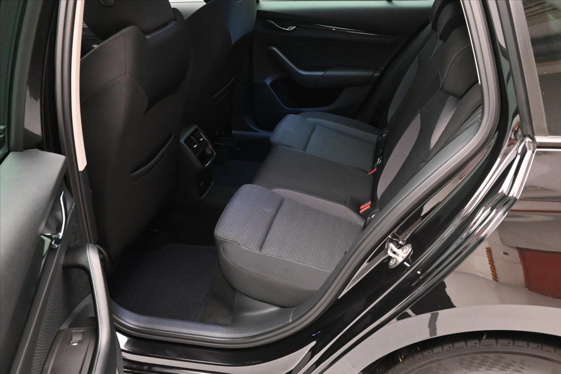 Hlavní fotografie vozu Škoda Octavia 2,0 TDI 110 KW DSG Ambition Záruka až 5 let (14)
