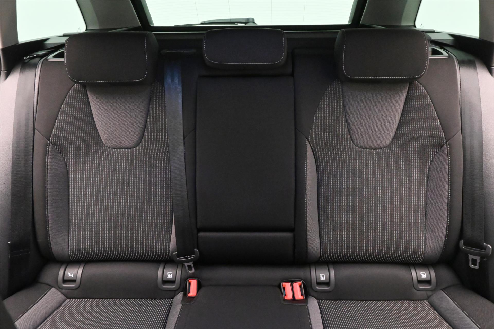Hlavní fotografie vozu Škoda Octavia 2,0 TDI 110 KW DSG Ambition Záruka až 5 let (28)