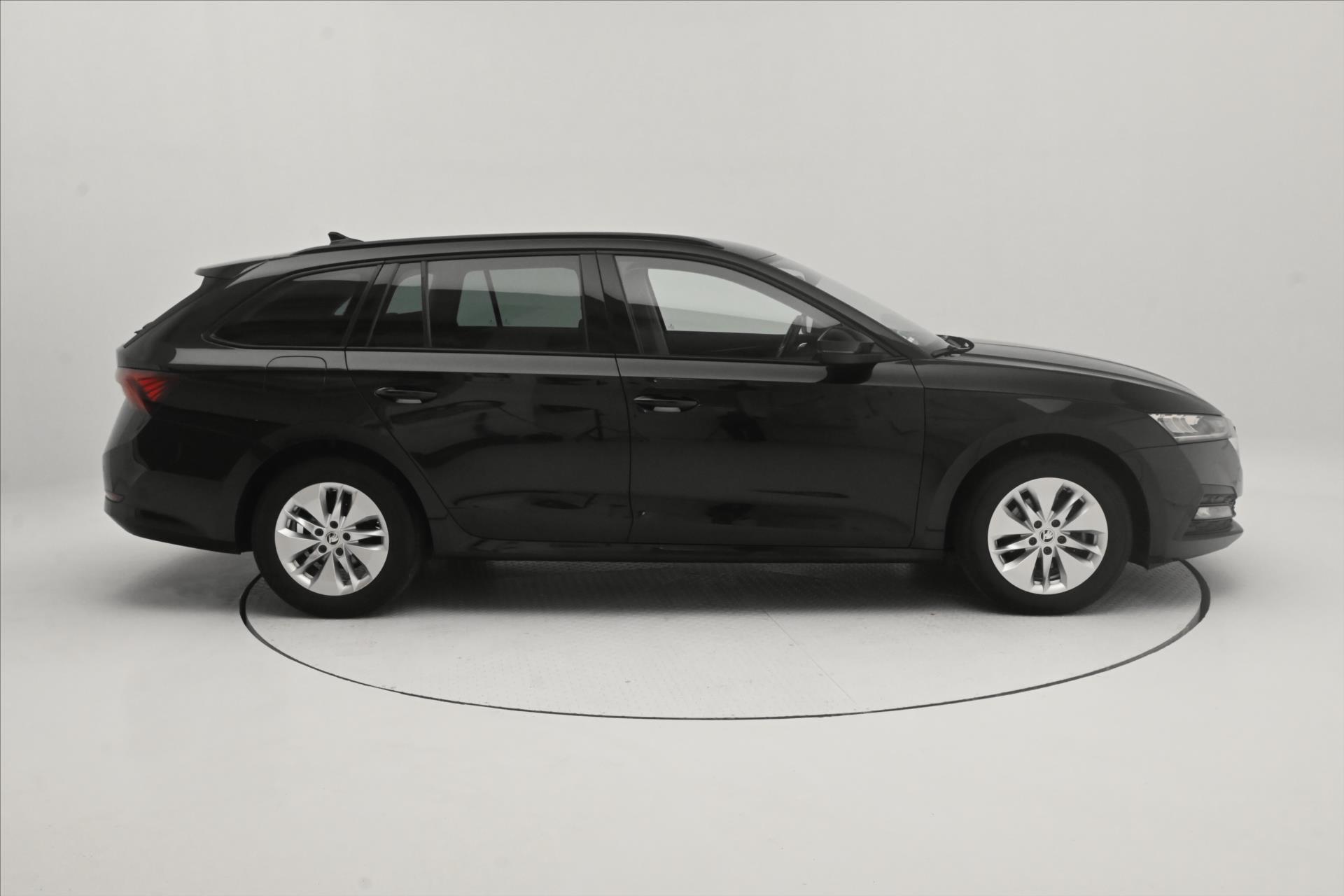 Main photo of the car Skoda Octavia 2.0 TDI 110KW DSG Ambition Warranty up to 5 years (4)