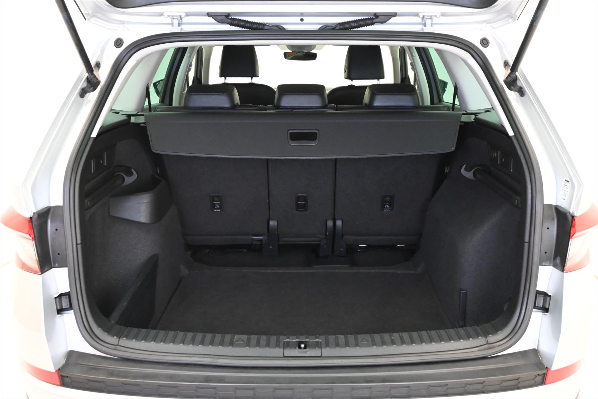Hlavní fotografie vozu Škoda Kodiaq 1,5 TSI 110 kW DSG Business Záruka až 5 let (10)