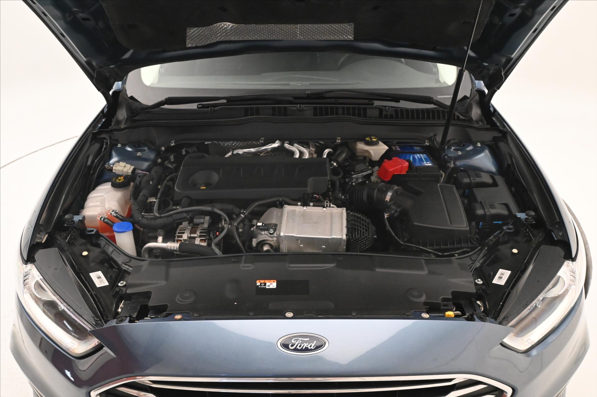 Hlavní fotografie vozu Ford Mondeo 2,0 TDCi 110kW AT8 Titanium Záruka až 5 let (8)