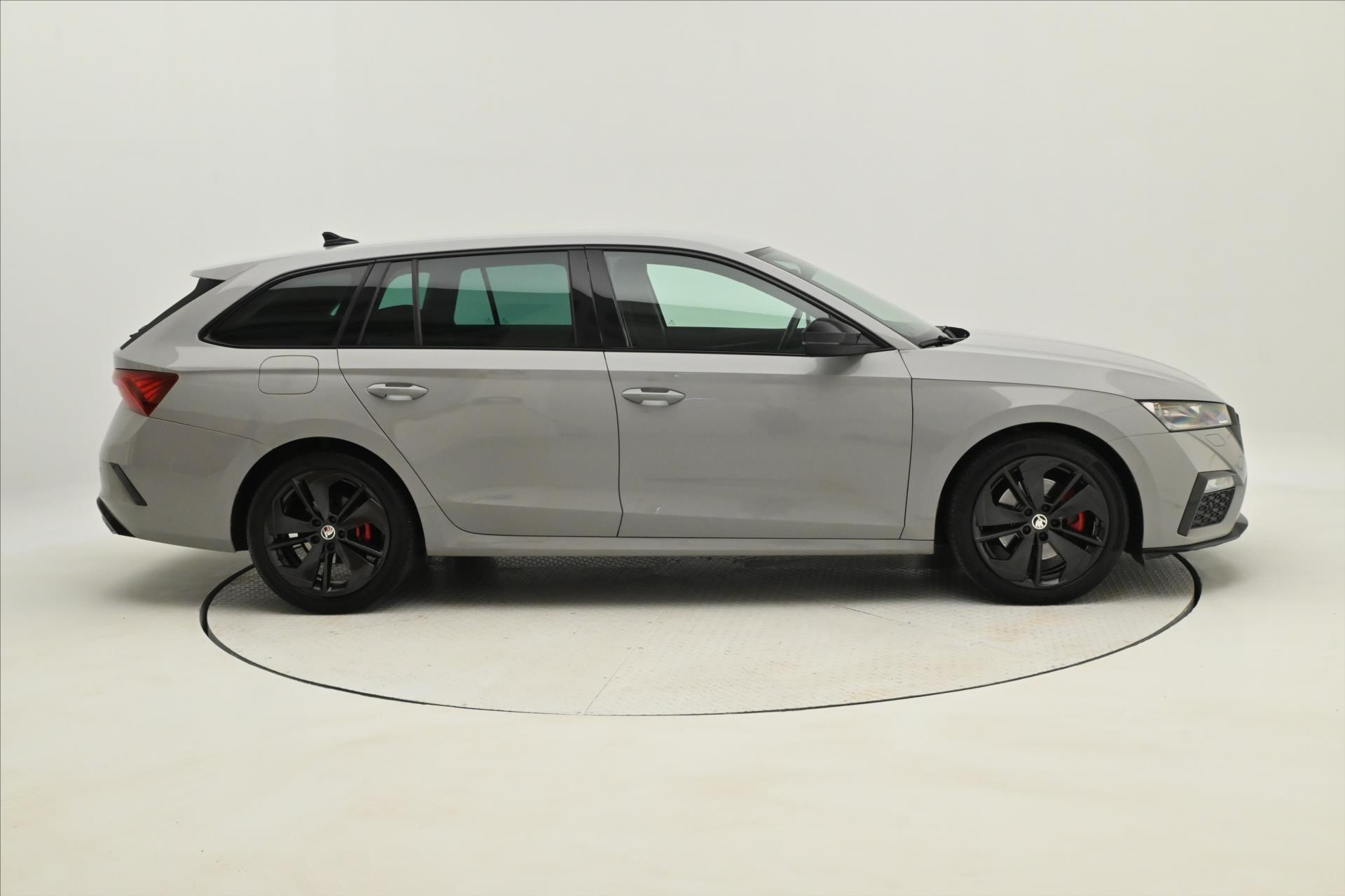 Hlavní fotografie vozu Škoda Octavia 2,0 TDI 147kW RS DSG Záruka až 5 let (4)